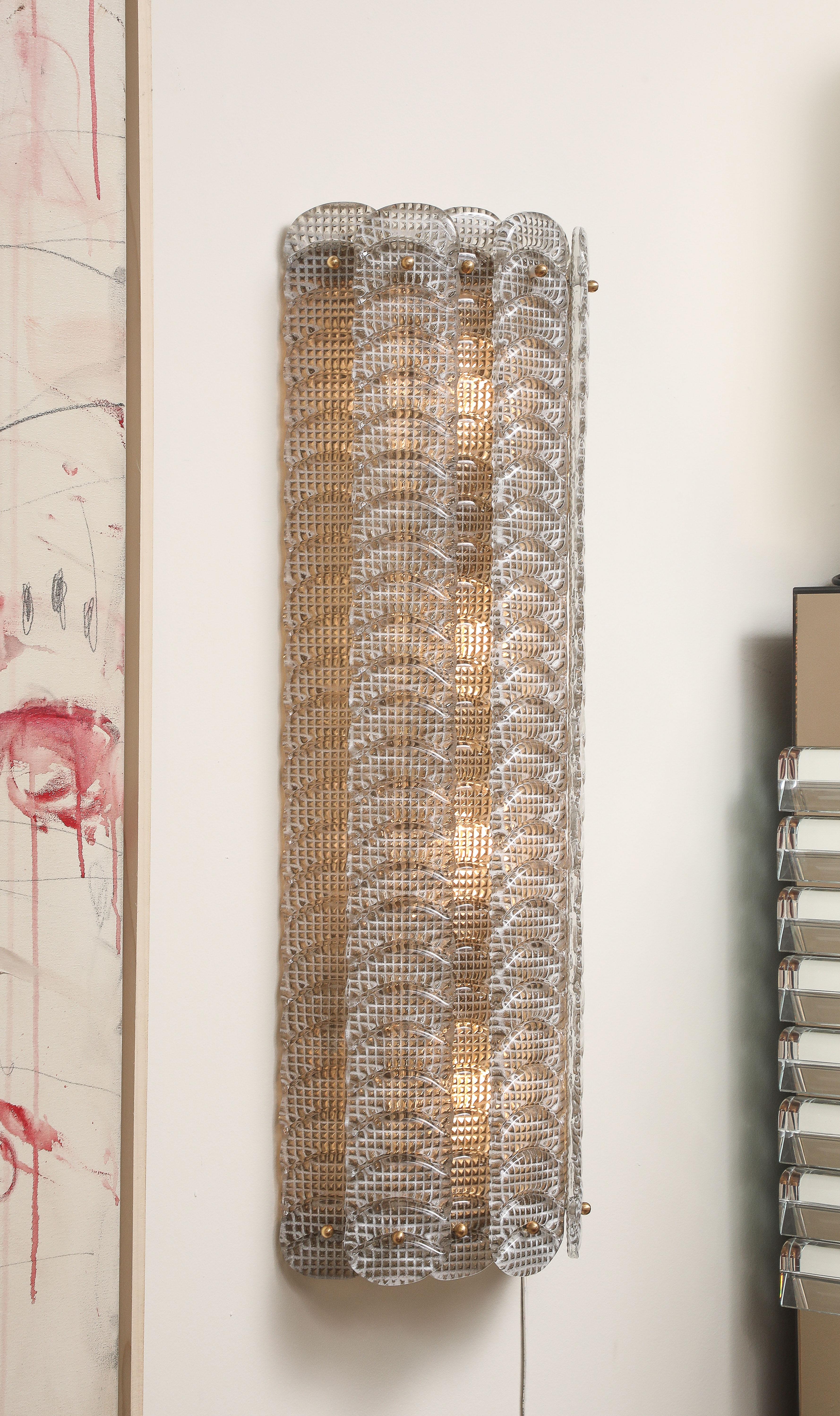 Paire d'appliques en verre texturé transparent de Murano, faites à la main, Italie, 2025 en vente 9