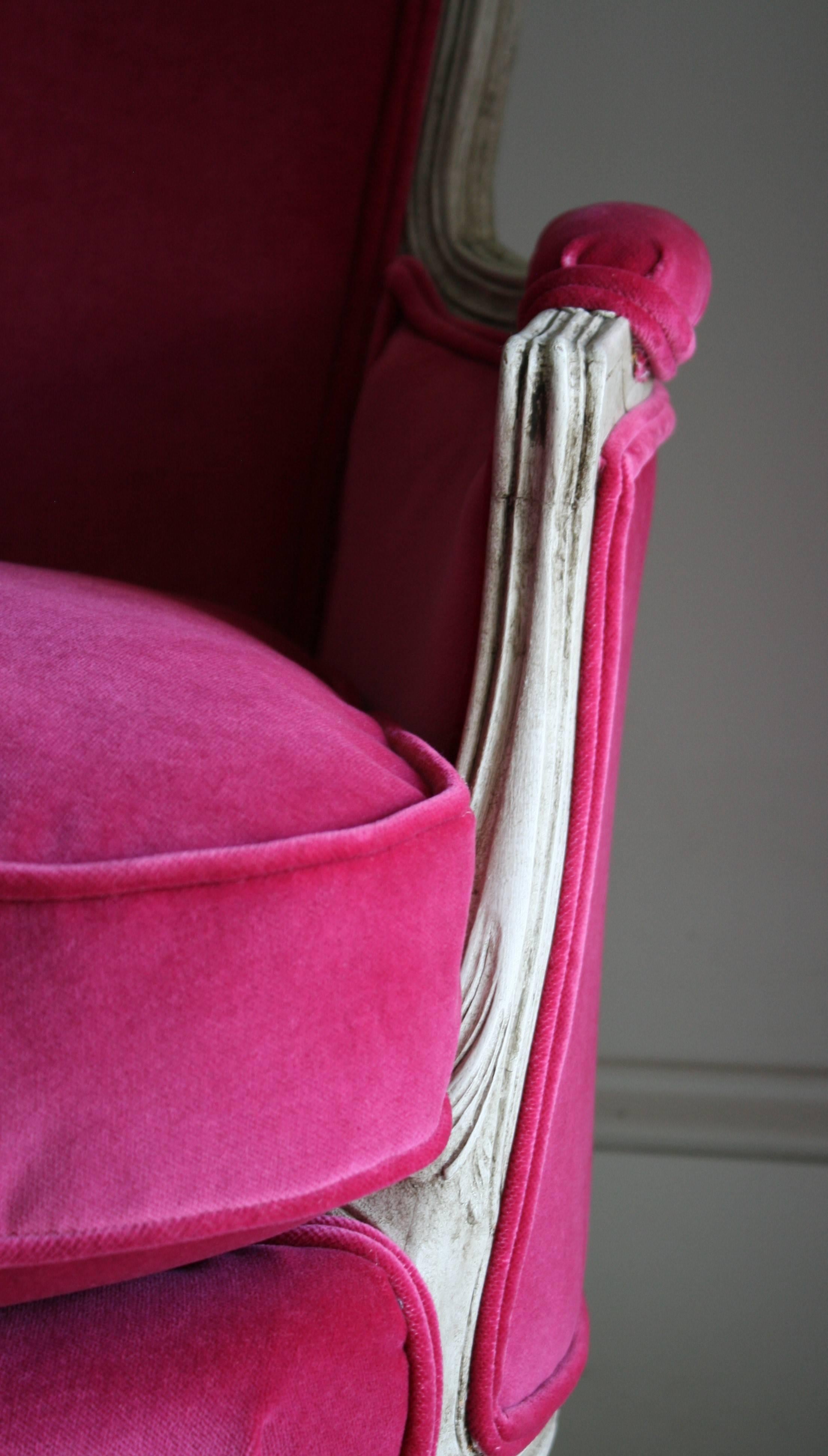 19th Century Louis XV Bergere Chair in Fuchsia Velvet 2