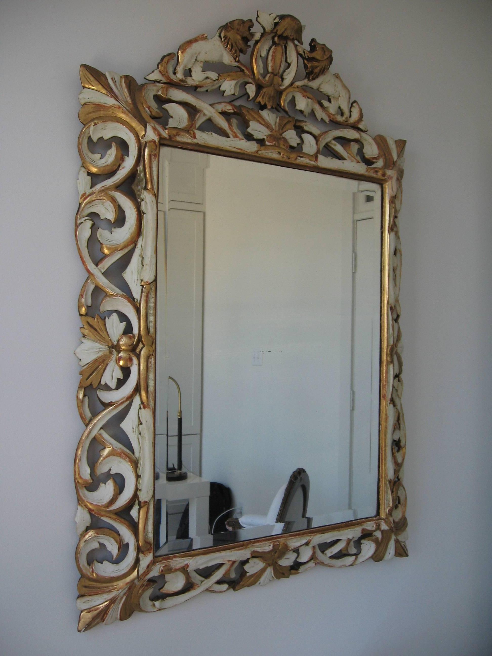 Grand miroir italien de la fin du 19e siècle en bois doré et peint, 50