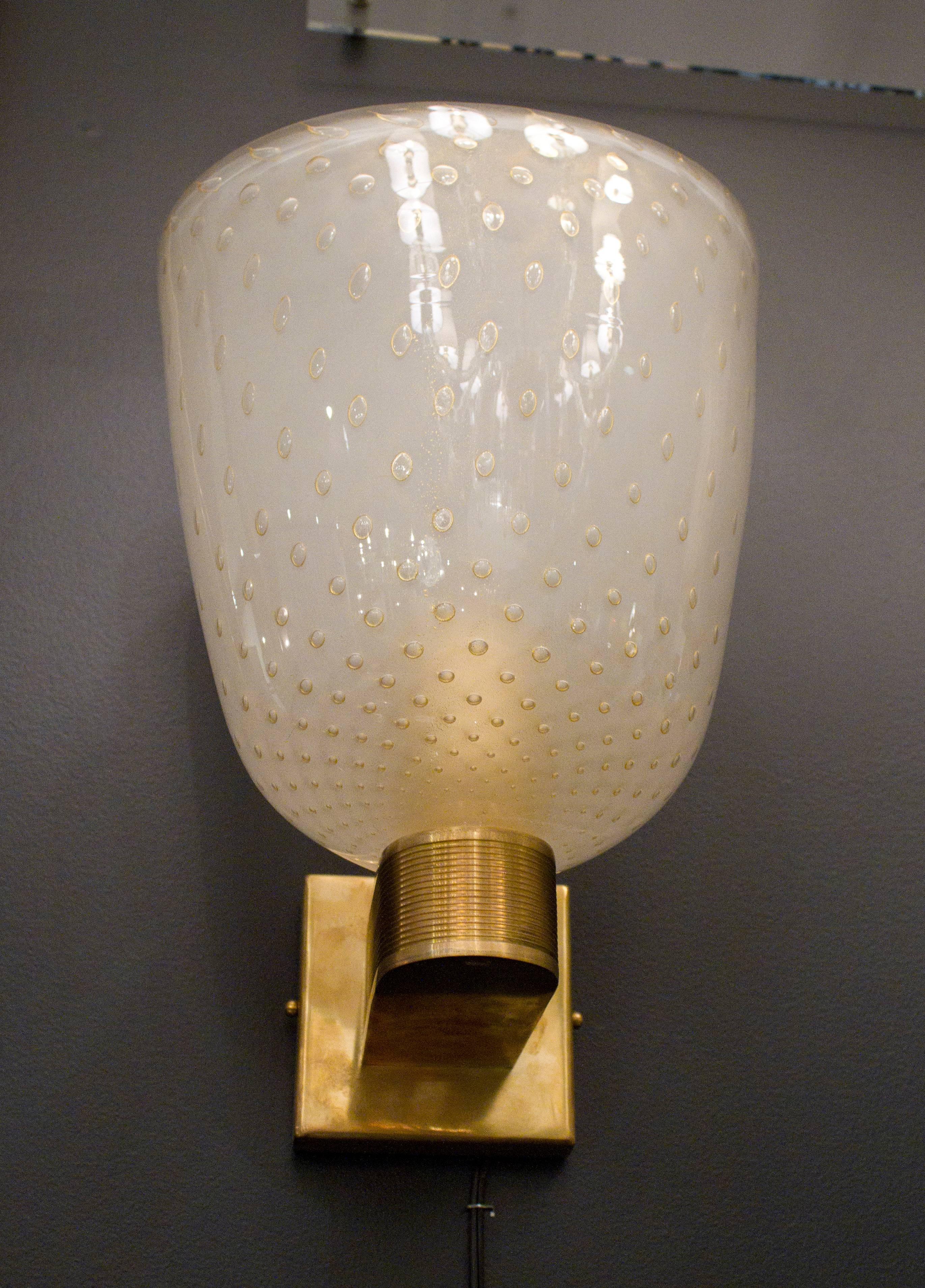 Contemporary Pair of Italian Ivory and Gold Flecked Murano Glass and Brass Sconces, 2018