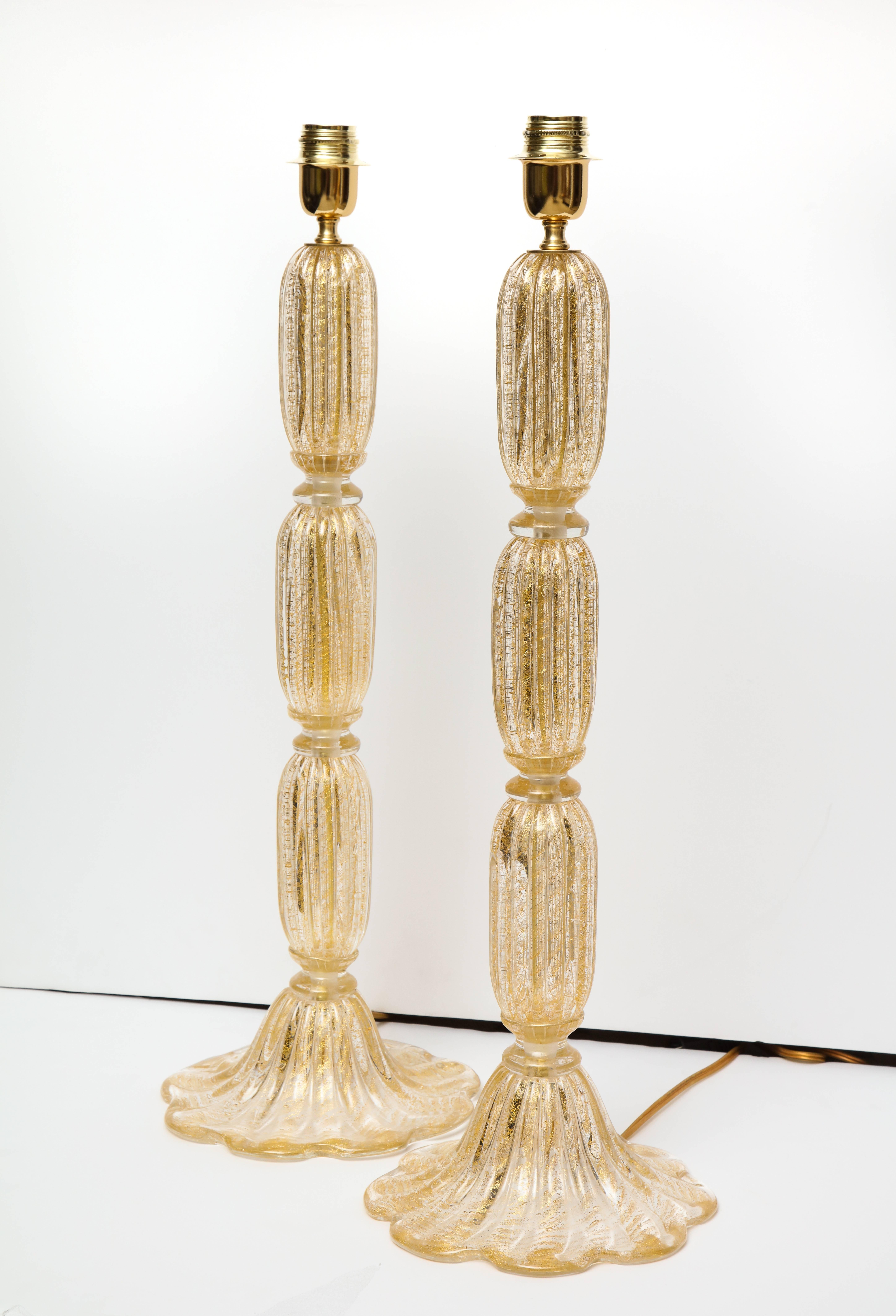 Hand-Crafted Tall Pair of Seguso Style 23-Karat Speckled Gold Murano Glass Lamps, Italy