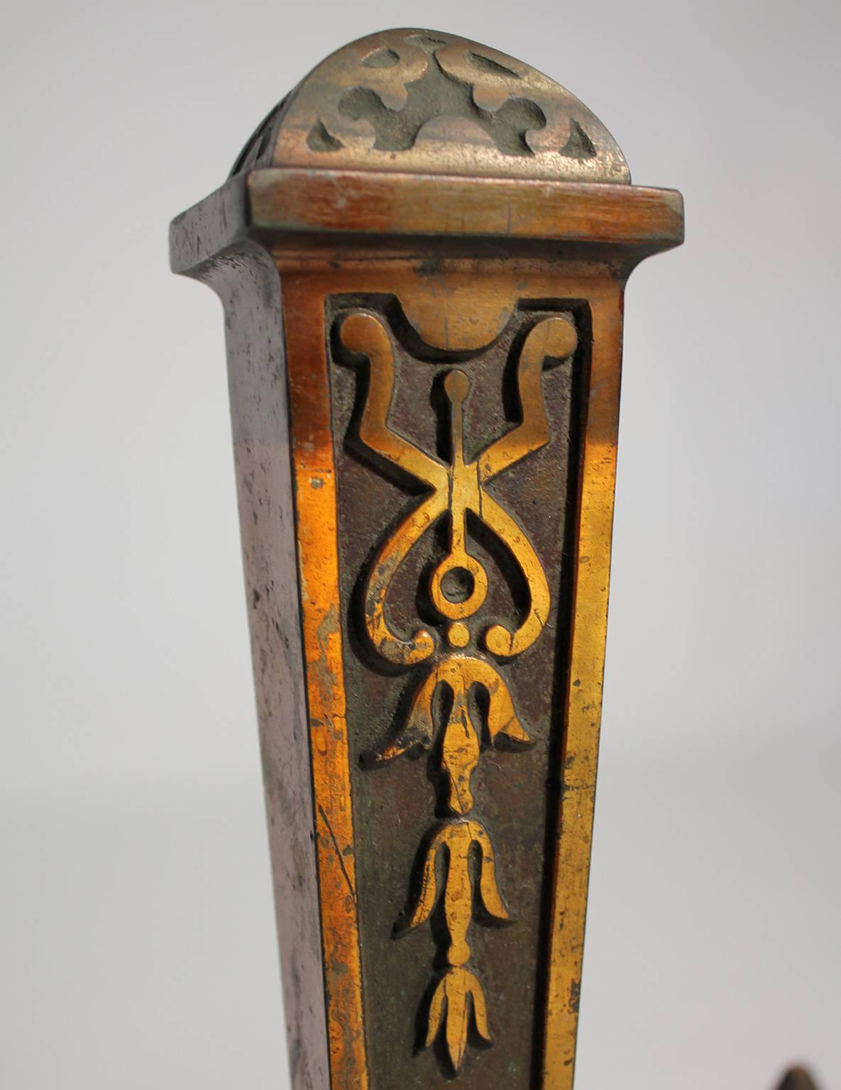 Antike Arts and Crafts-Deko-Feuerböcke aus Messing im Angebot 1