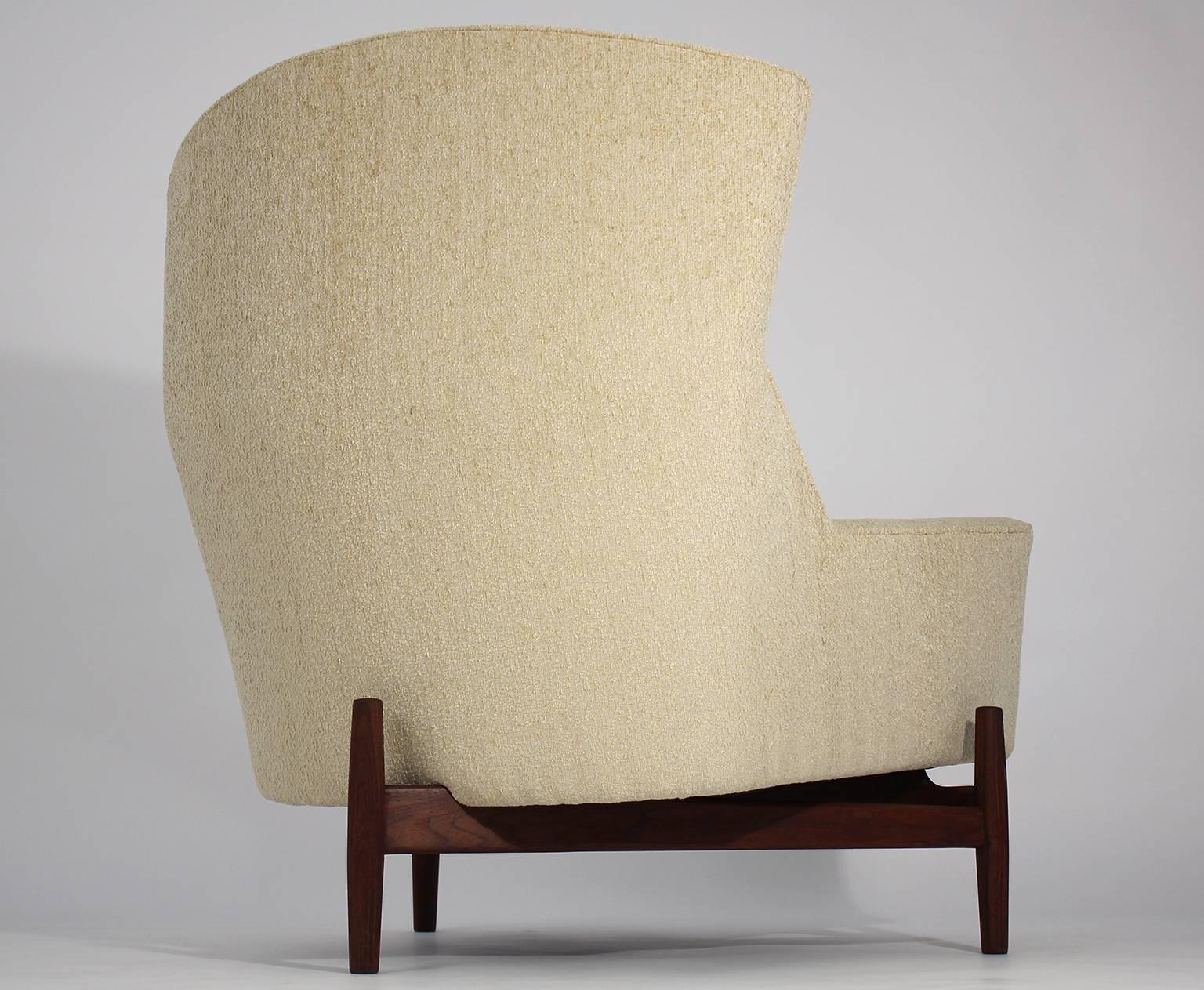 Large Modernist Jens Risom Lounge Chair In Excellent Condition In San Diego, CA