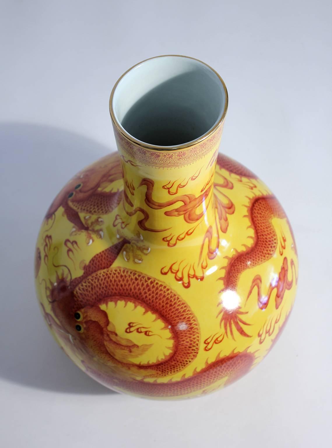 Late 20th Century Vintage Chinese Hand-Painted Imperial Dragon Large Porcelain Vase