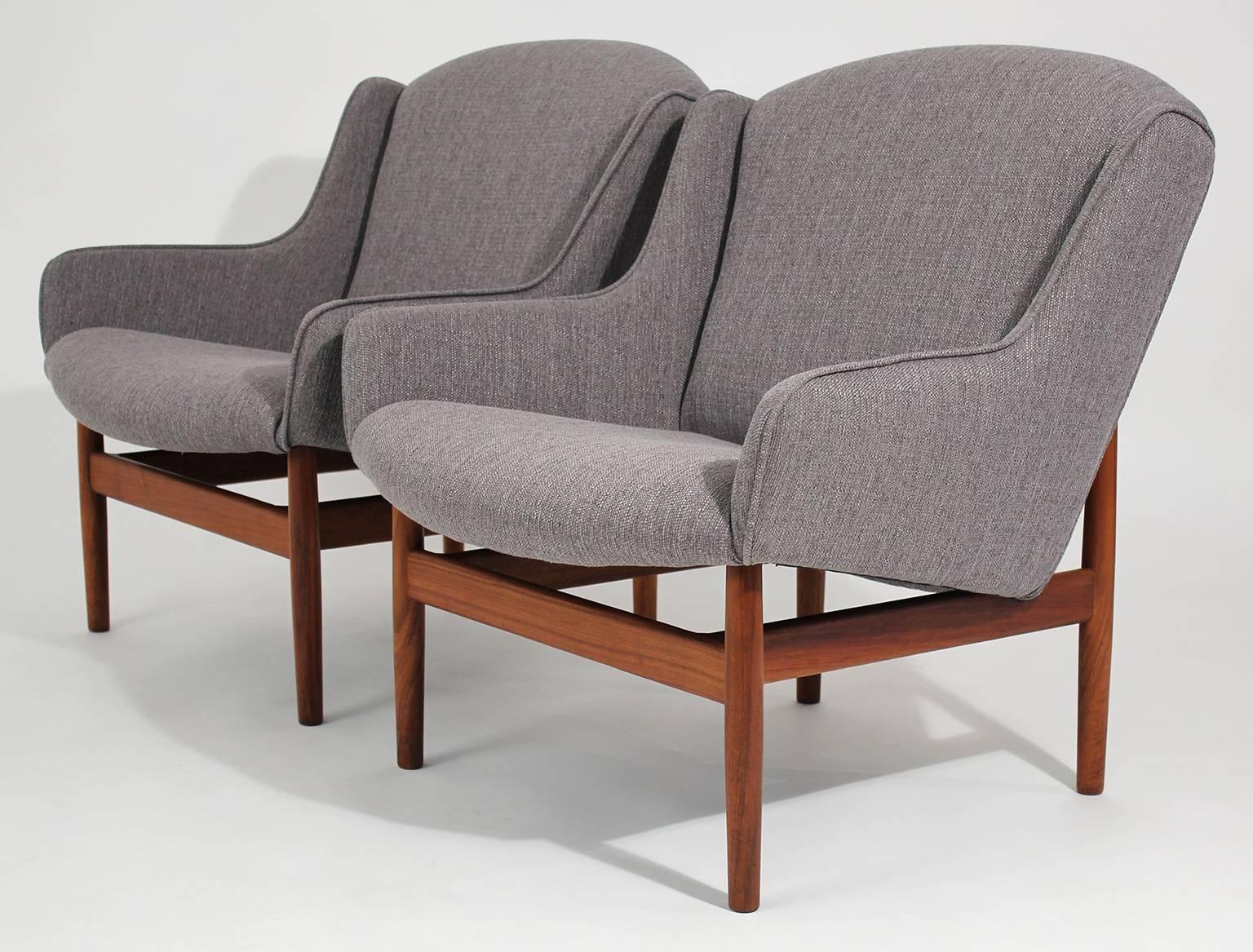 Mid-Century Modern Jens Risom Pair of Lounge Chairs for Jens Risom Design, Inc.