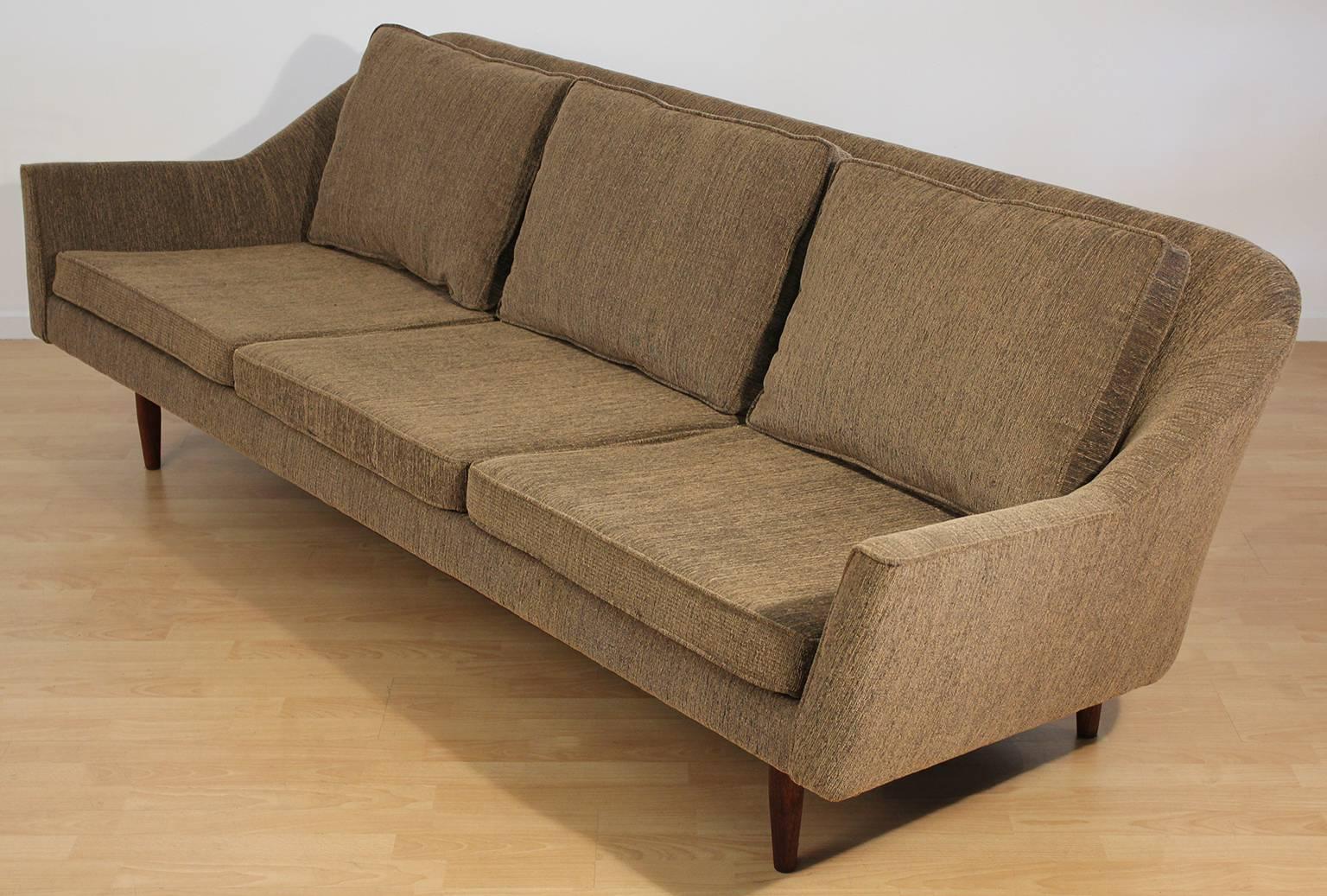 Jens Risom Sofa Model 2516 for Jens Risom Design, Inc. In Excellent Condition In San Diego, CA