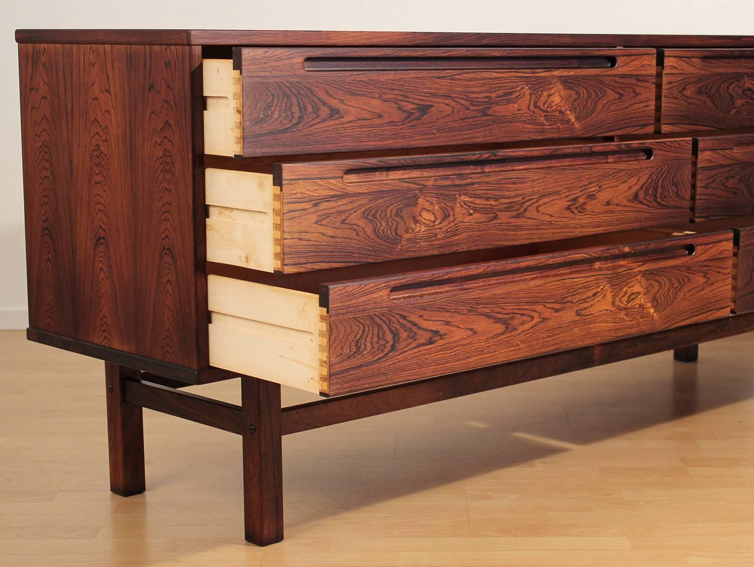 Stunning Danish Modern Rosewood Dresser by Nils Jonsson for HJN Mobler In Excellent Condition In San Diego, CA