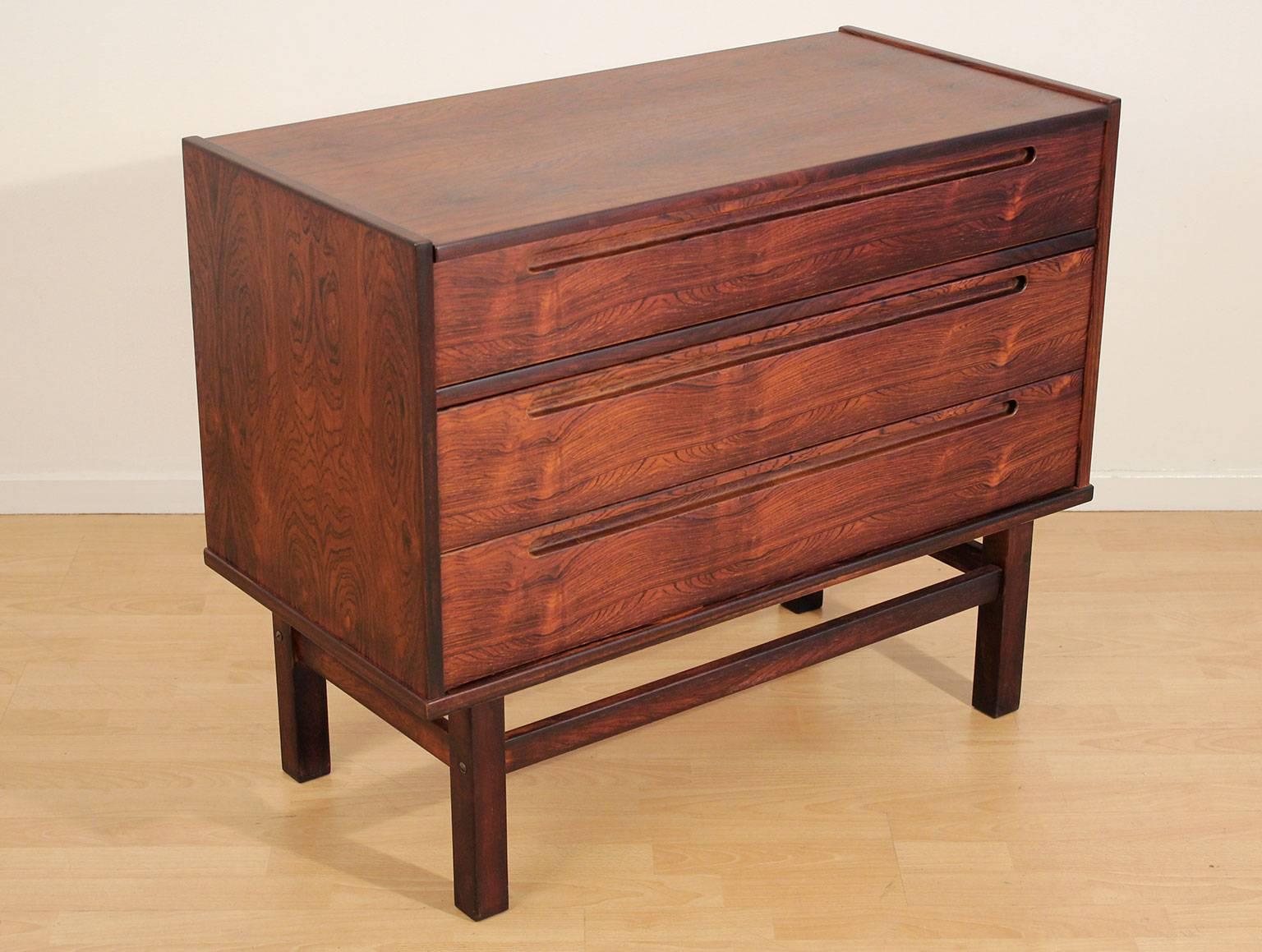 Danish Rosewood Vanity Dresser by Nils Jonsson for HJN Mobler In Excellent Condition In San Diego, CA