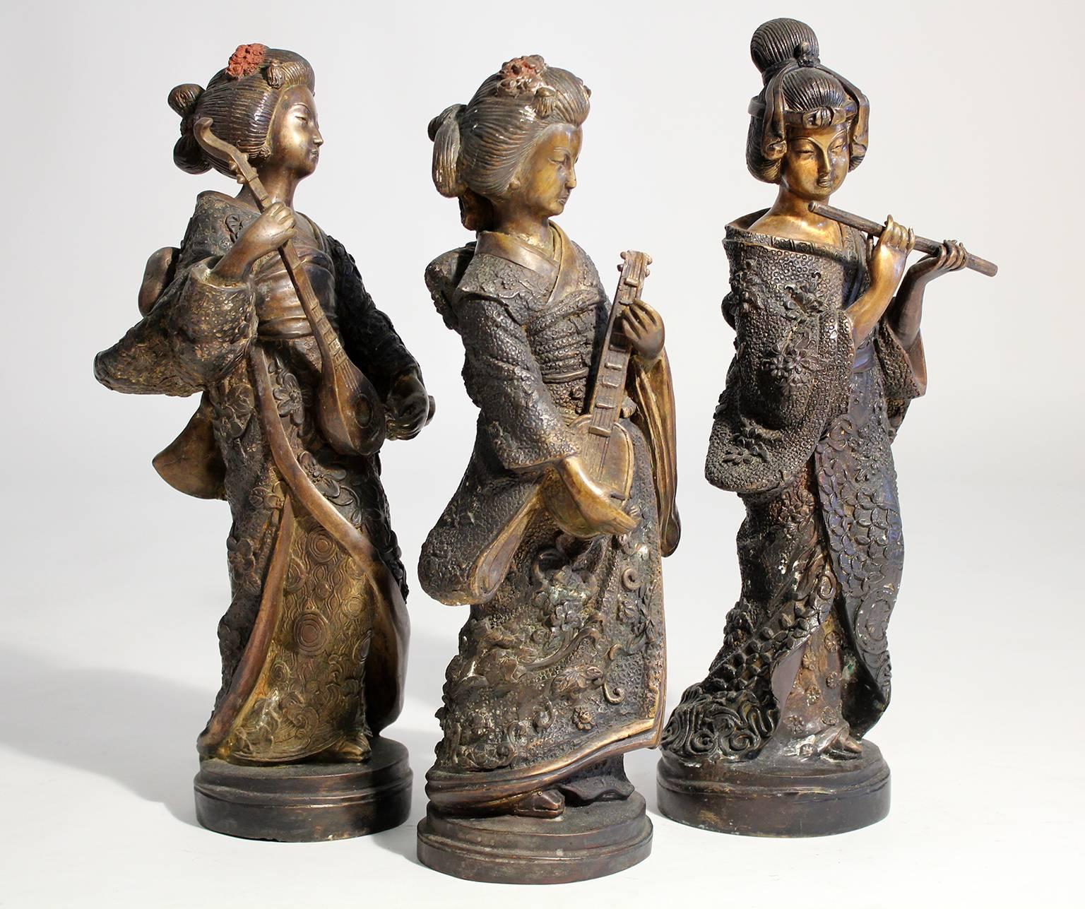 japanese geisha girl statues