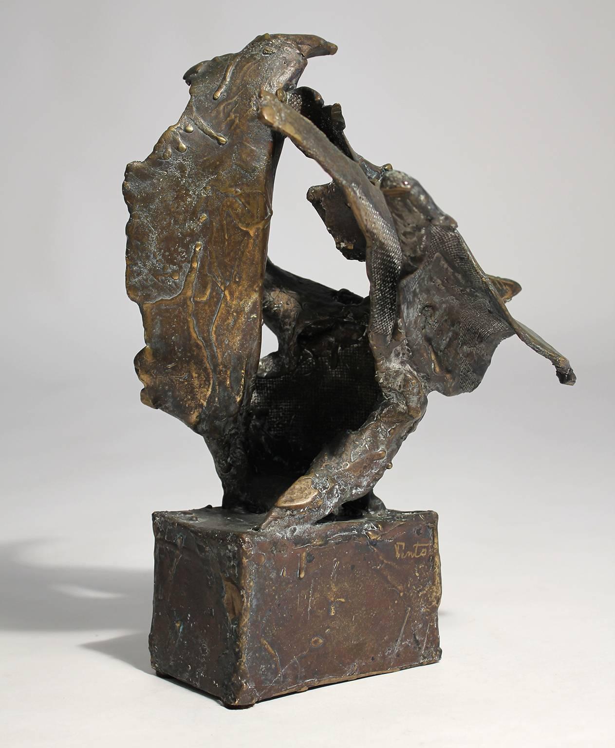 Great abstract bronze sculpture by Mexican listed artist James Pinto, circa 1960s. The sculpture is made of solid bronze and is signed by the artist. Great form and displays well. Measures 12 1/2