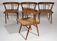 George Nakashima Grass Seat Stühle aus Nussbaumholz:: um 1950