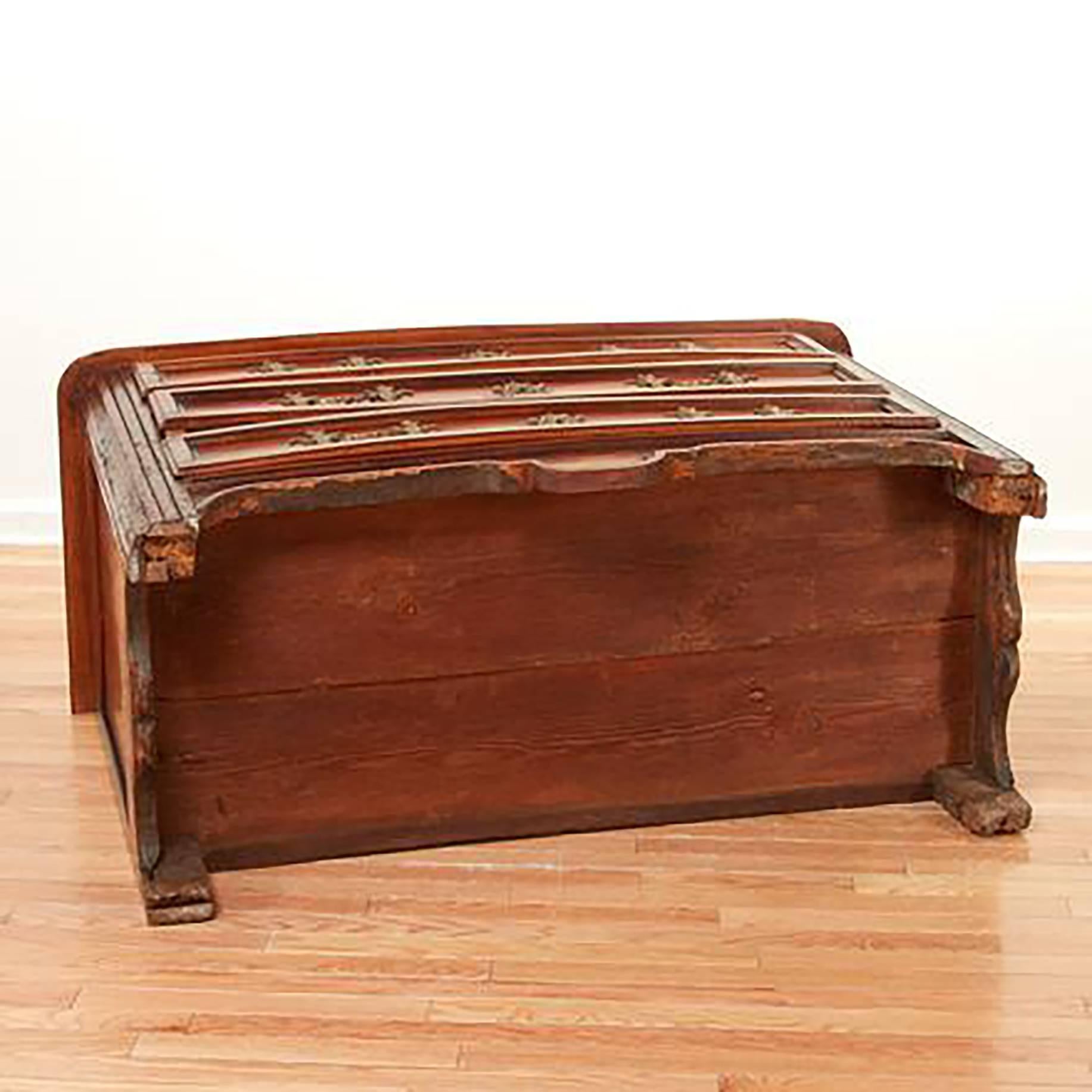 18c French Regency Walnut Chest In Good Condition In New Orleans, LA