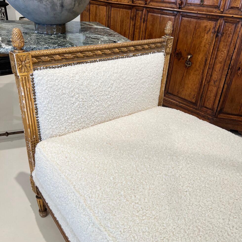 Dormitorio de día dorado Luis XVI del siglo XIX en venta 4