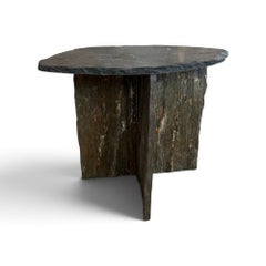 Table en ardoise française - Triangulaire (deux exemplaires disponibles)