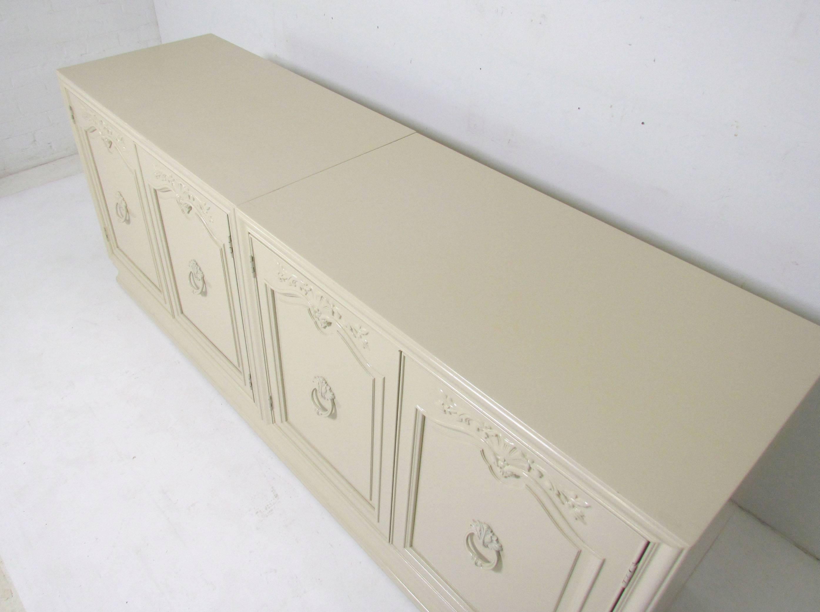 American Classical Classical Revival Mid-Century White Lacquered Sideboard Credenza by Henredon