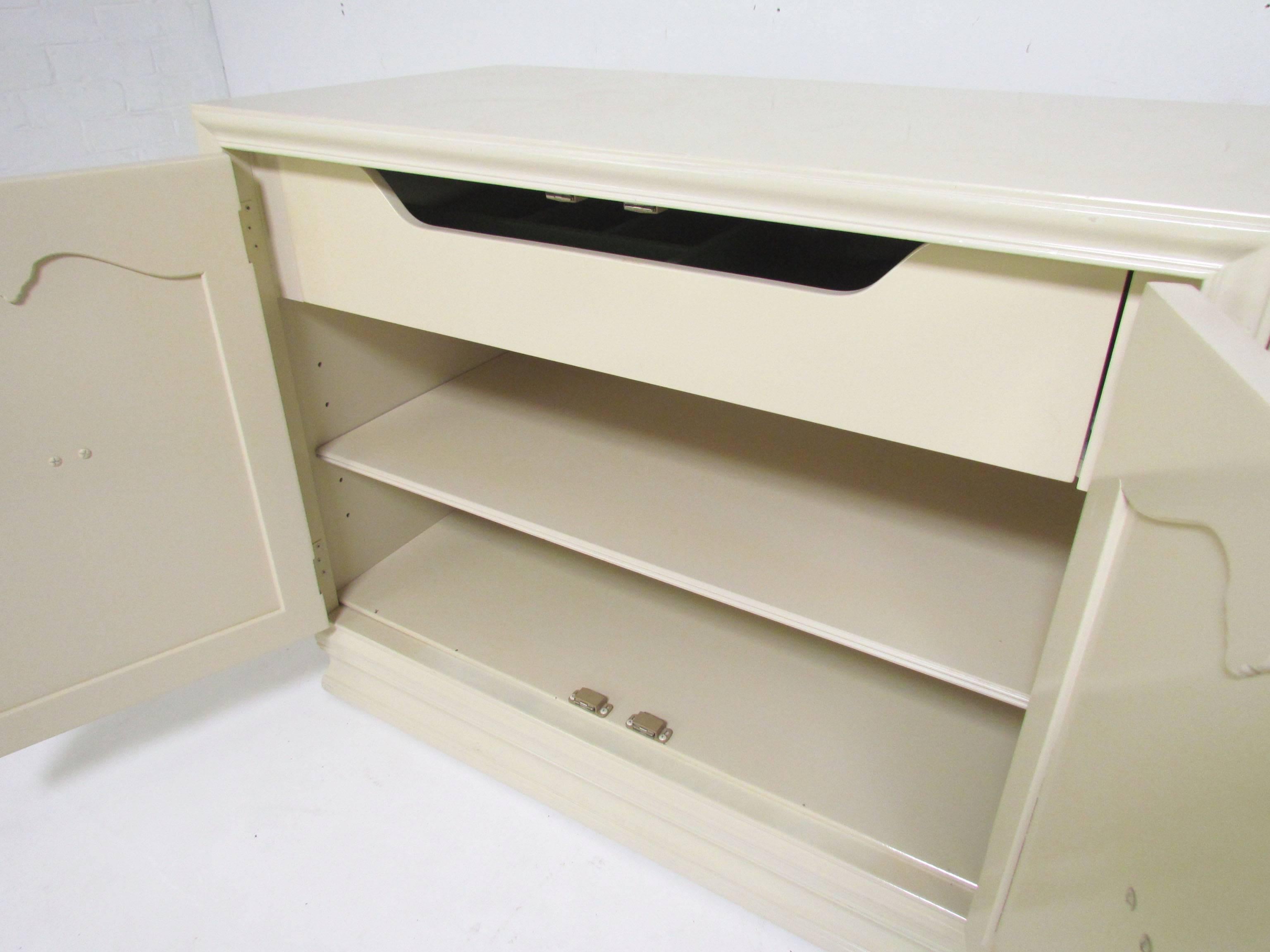Wood Classical Revival Mid-Century White Lacquered Sideboard Credenza by Henredon