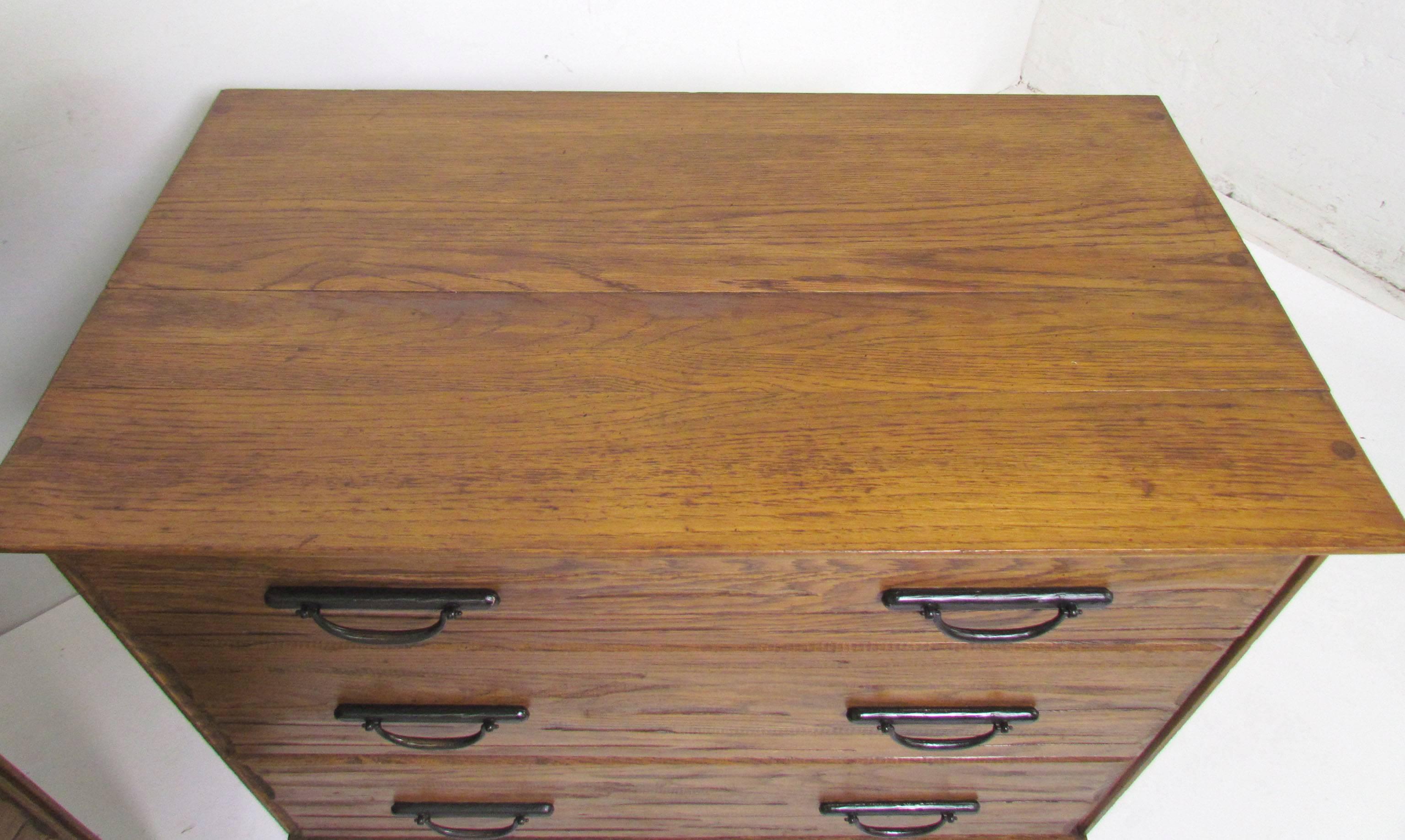 Pair of Ranch Oak Dressers by A. Brandt Furniture Co. circa 1960s In Good Condition In Peabody, MA