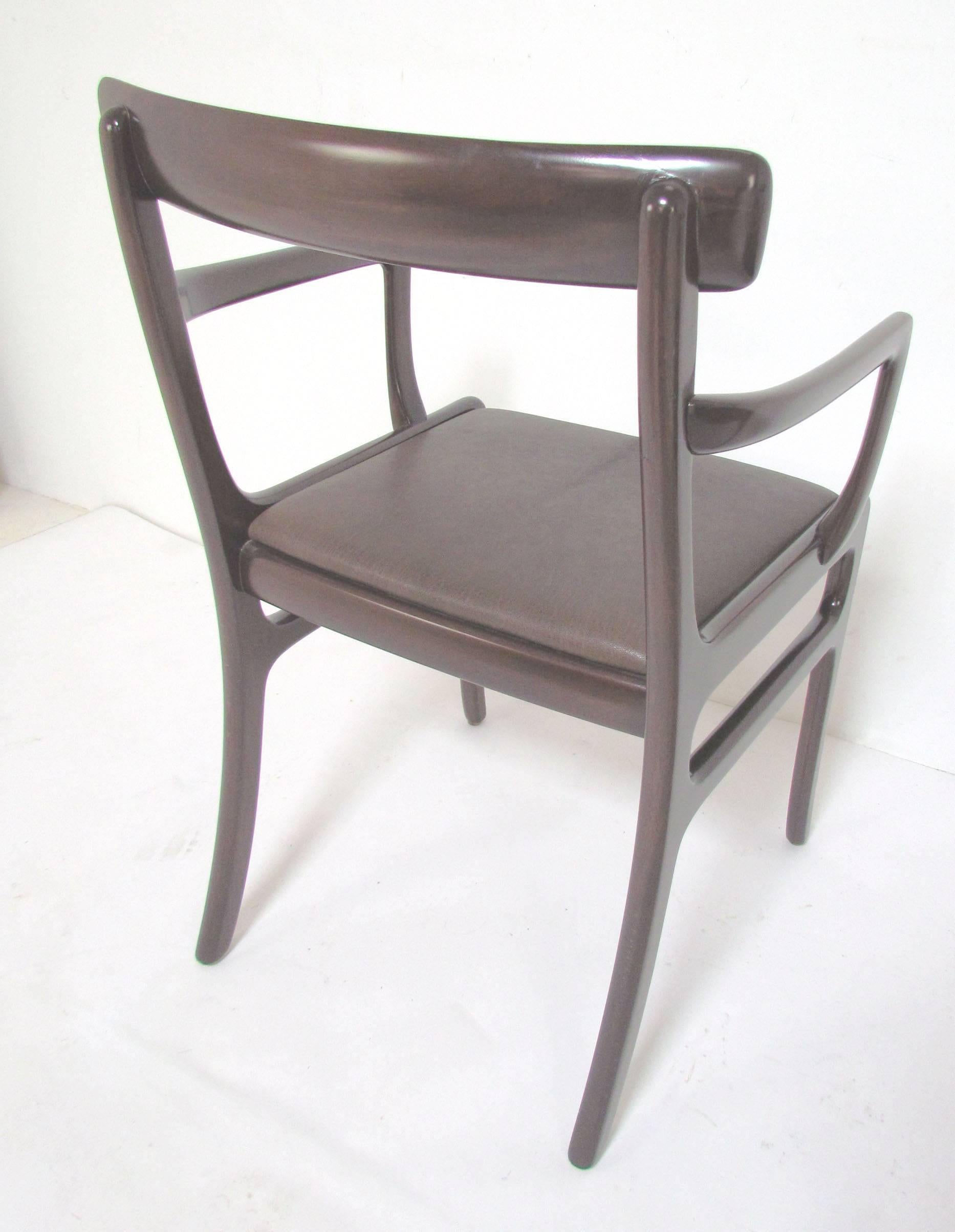 Scandinavo moderno Set di quattro sedie da pranzo danesi di Ole Wanscher, circa 1960 in vendita