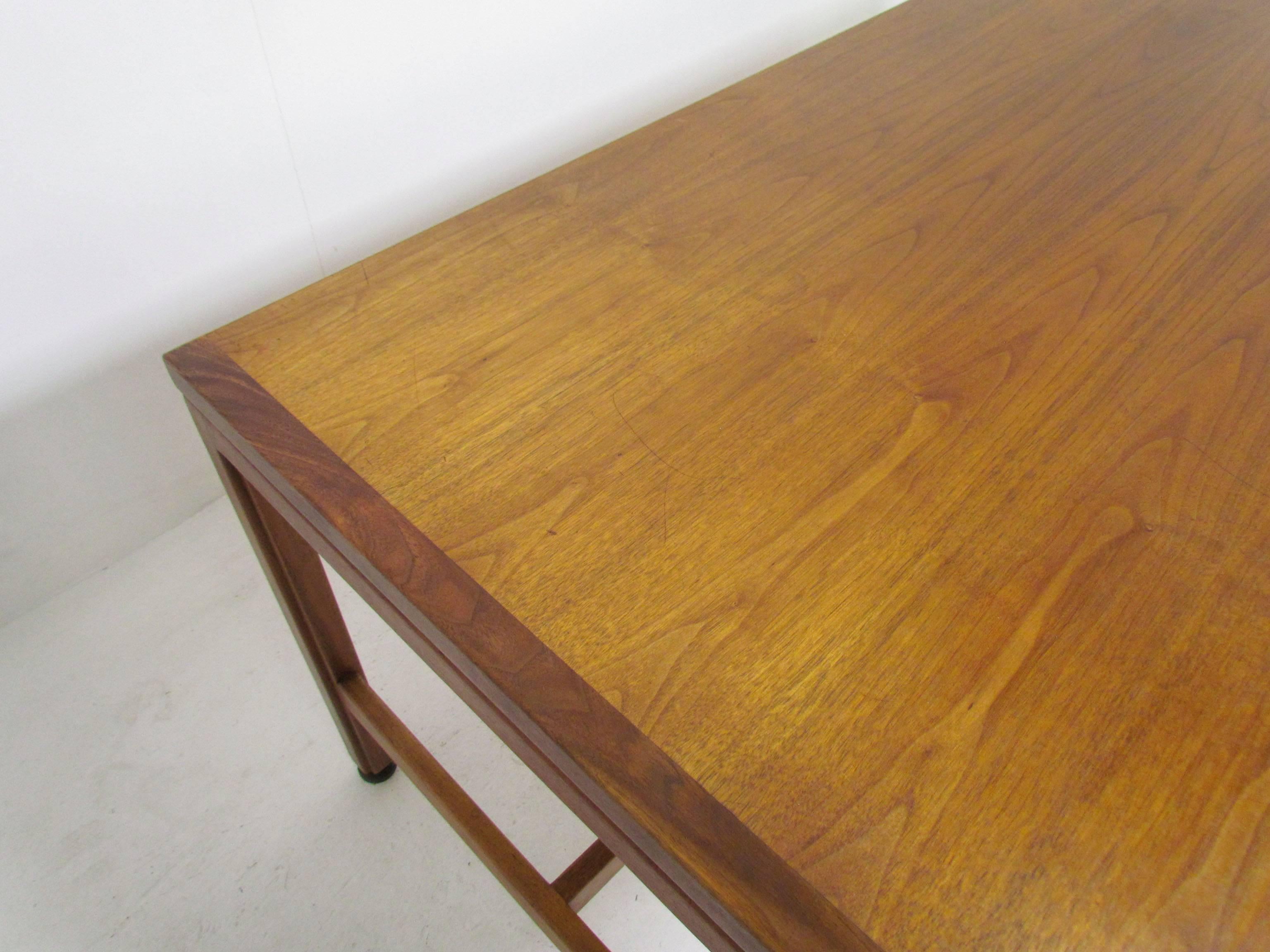 Large Mid-Century Modern Desk in Walnut by Jens Risom 2