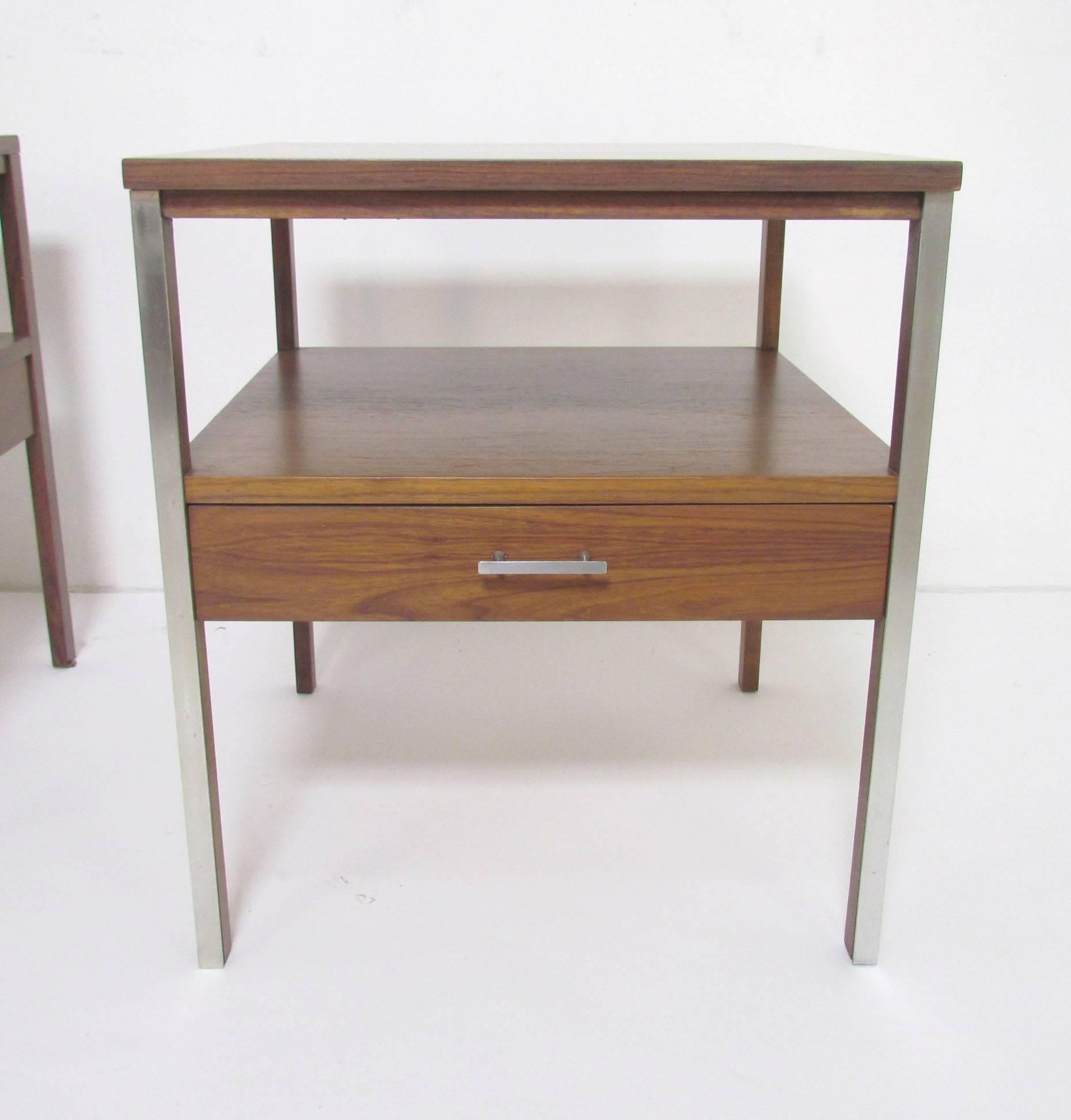 Pair of End Tables or Nightstands by Paul McCobb for Calvin, circa 1950s In Good Condition In Peabody, MA