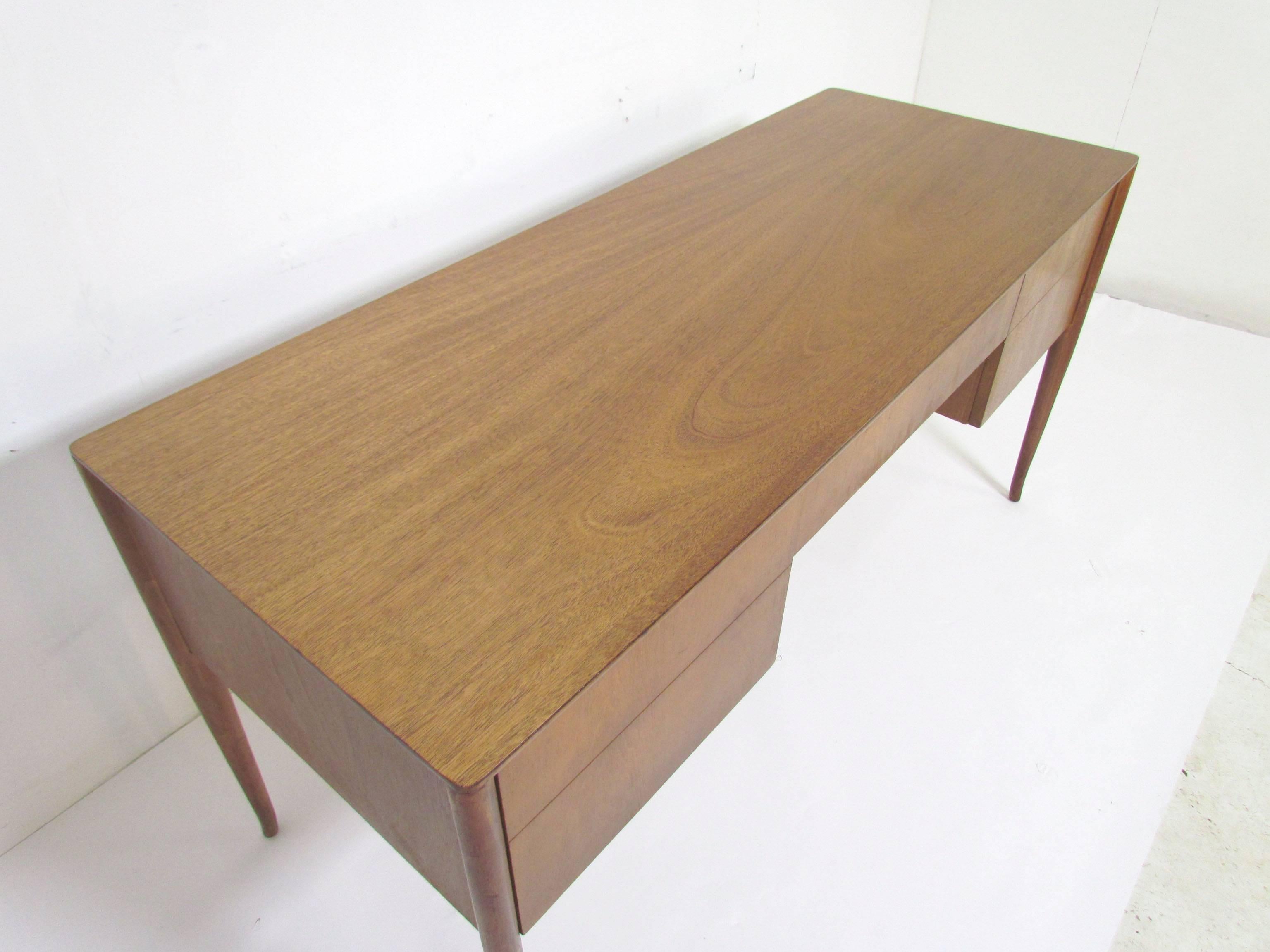 Mid-Century Modern Elegant Writing Desk by T.H. Robsjohn-Gibbings for Widdicomb, circa 1950s