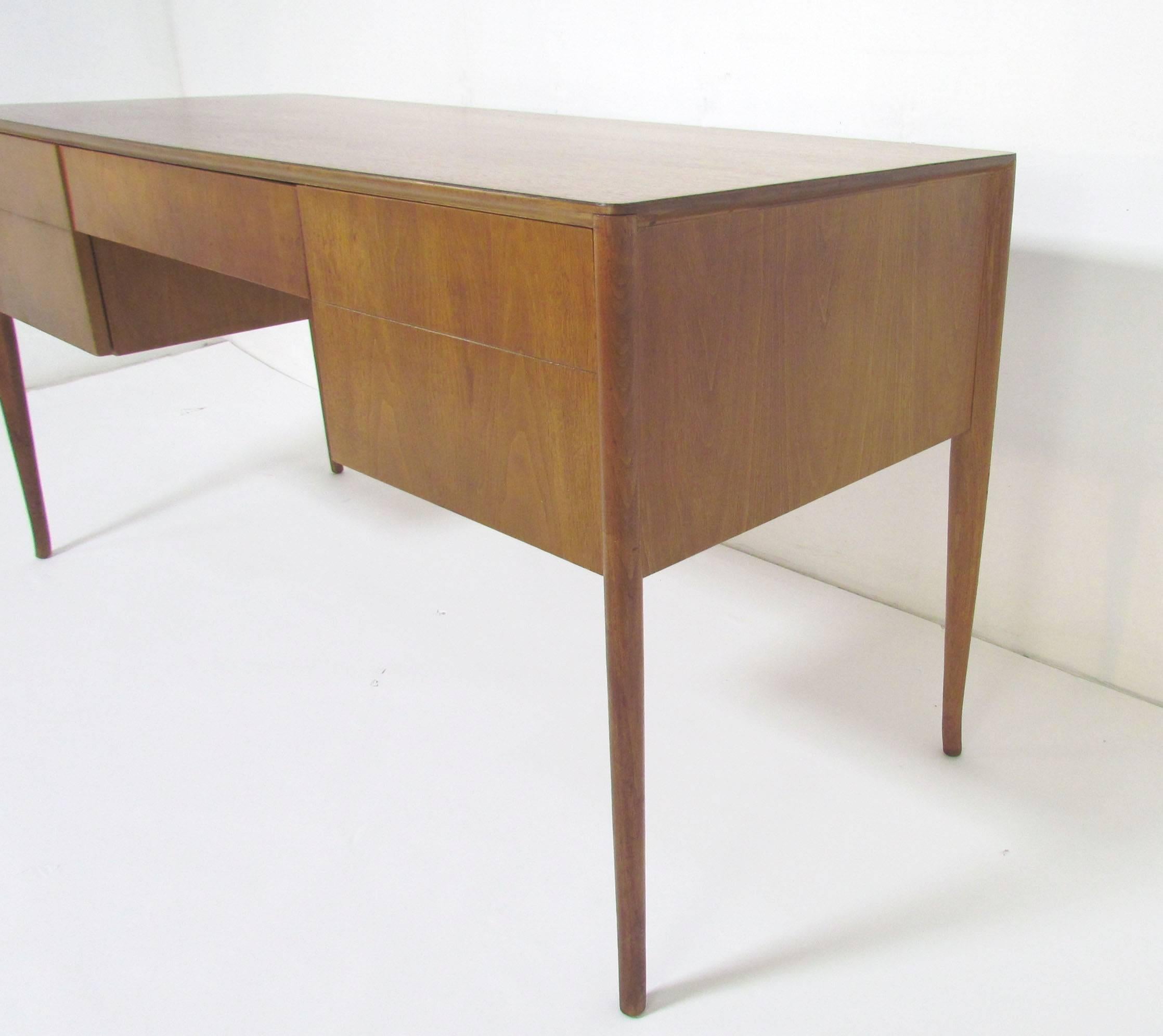 Elegant Writing Desk by T.H. Robsjohn-Gibbings for Widdicomb, circa 1950s 1