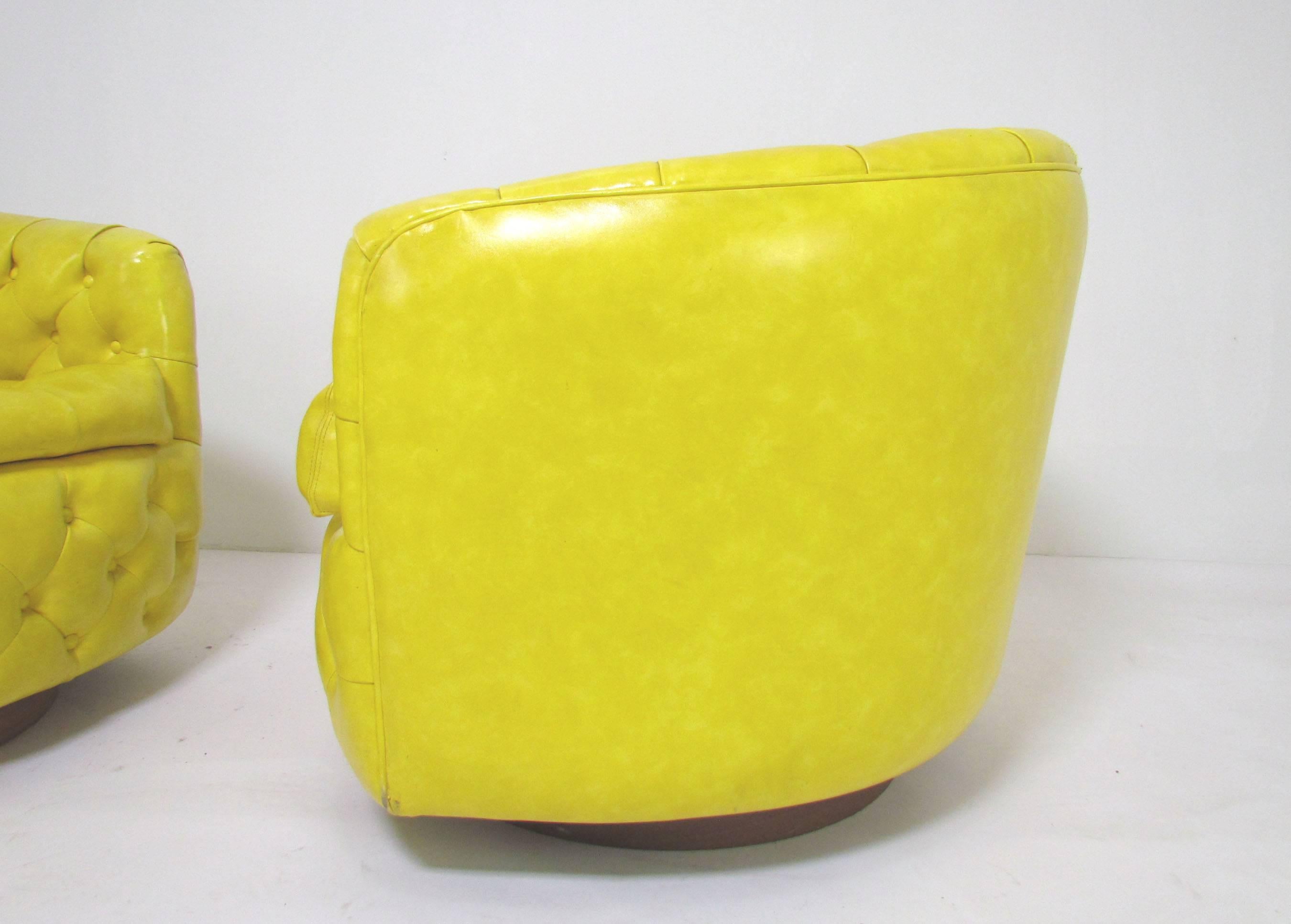 American Pair of Swivel Lounge Chairs by Milo Baughman for Thayer Coggin