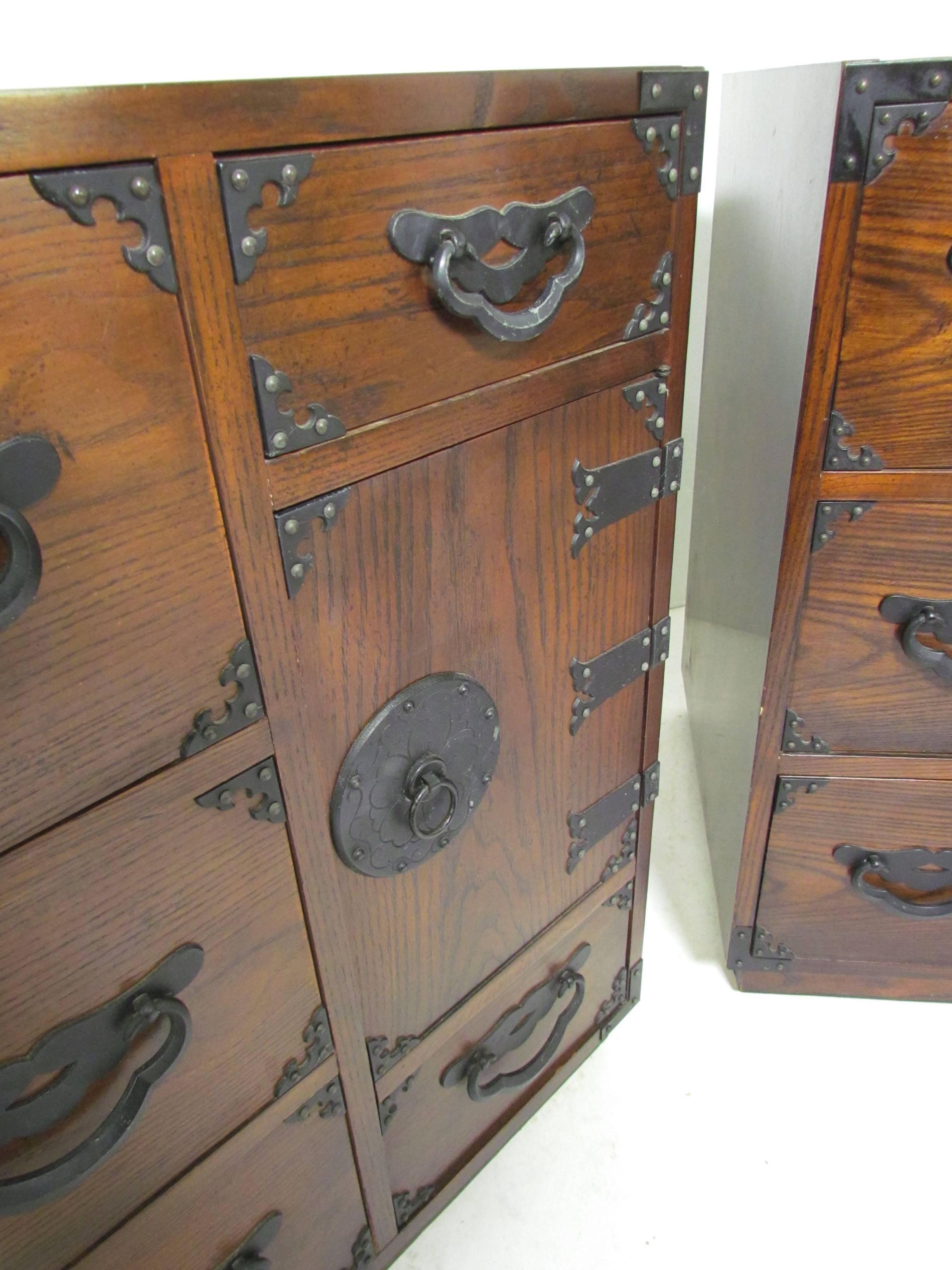 Versatile Pair of Tansu Chests by Baker Furniture, circa 1960s 3