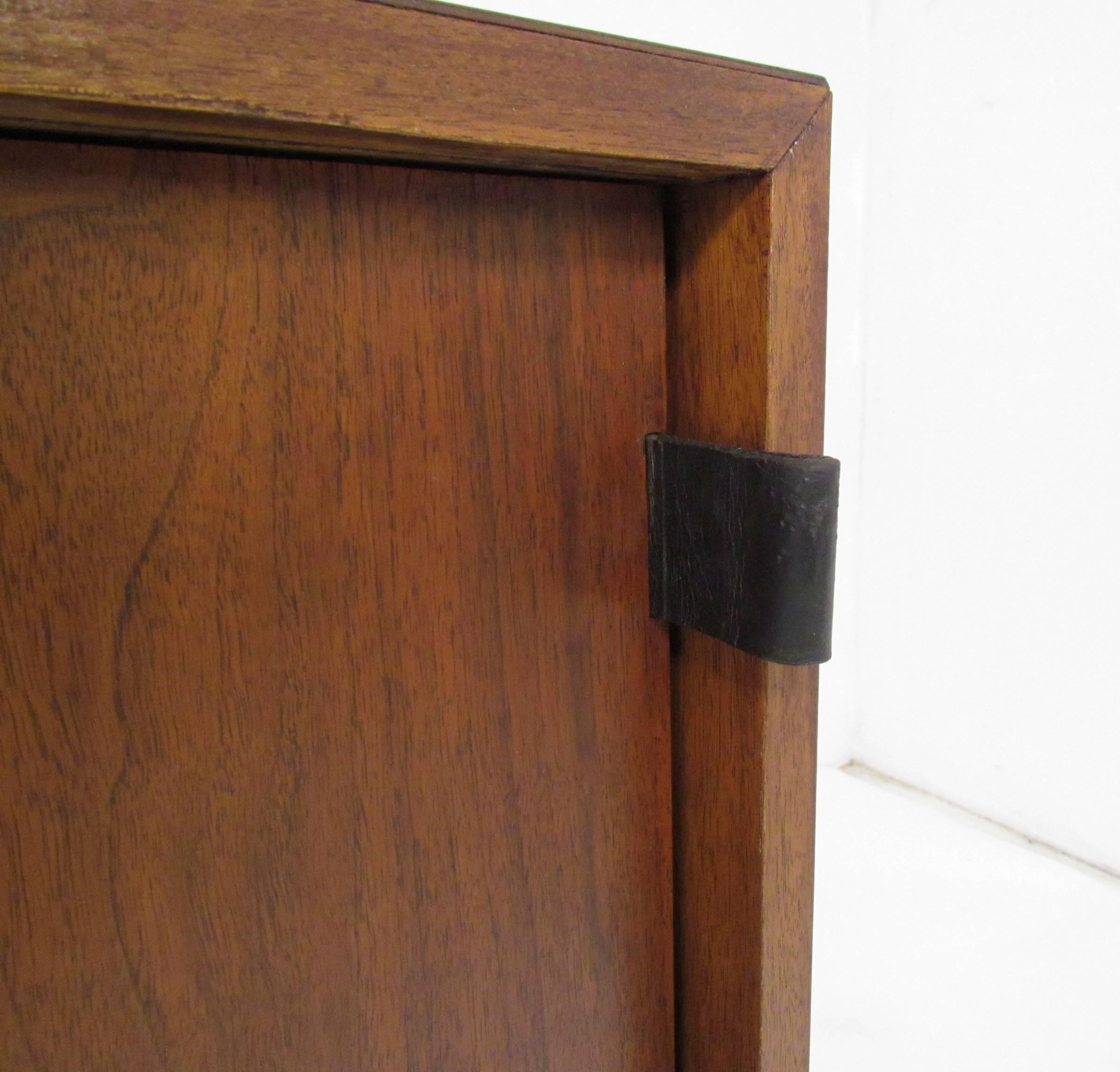 Florence Knoll Credenza with Leather Pulls, circa 1960s 2