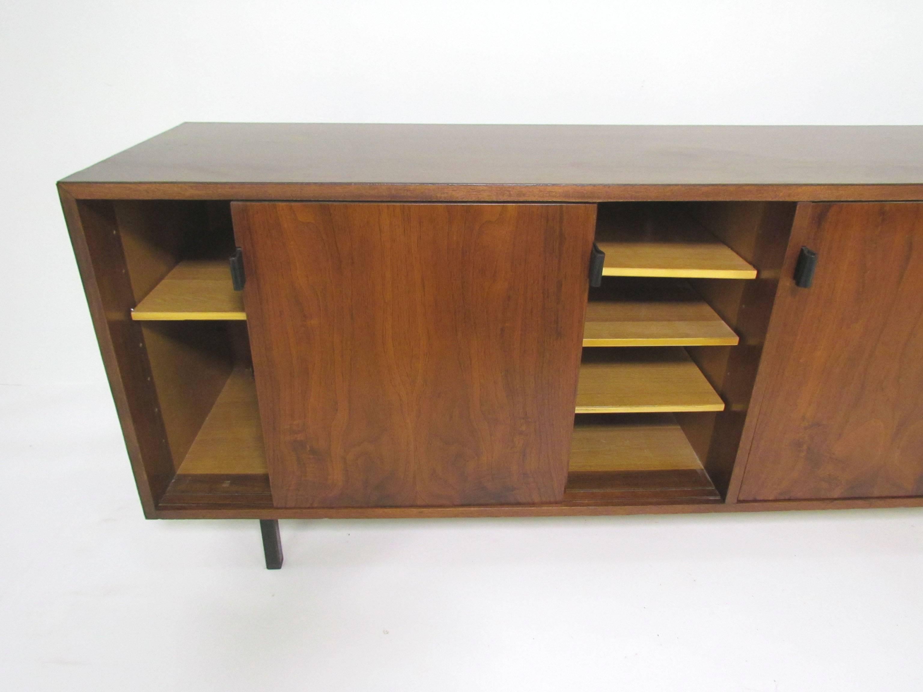 Florence Knoll Credenza with Leather Pulls, circa 1960s In Good Condition In Peabody, MA