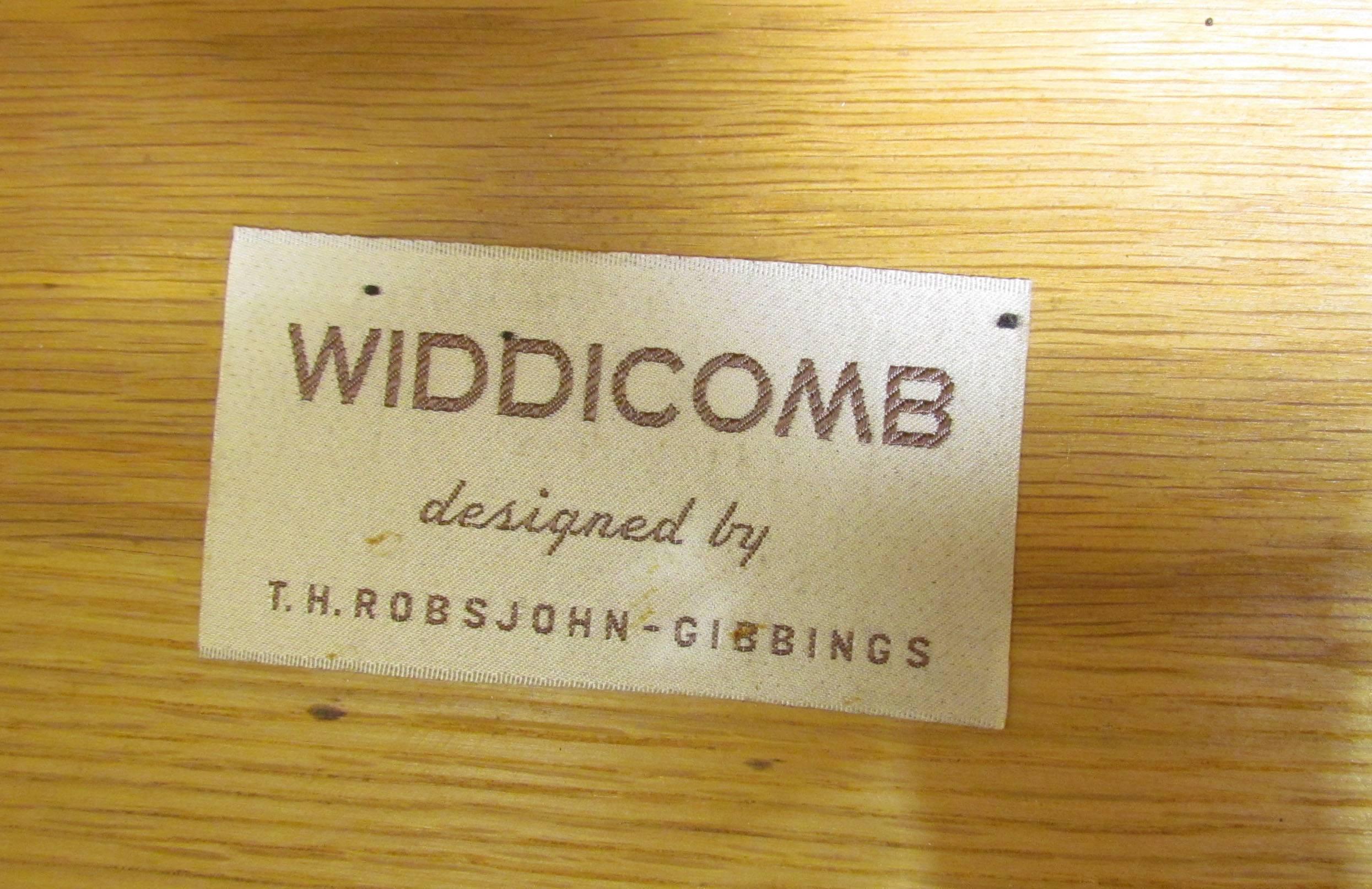 Wood Pair of Nightstands by T.H. Robsjohn-Gibbings for Widdicomb, circa 1950s