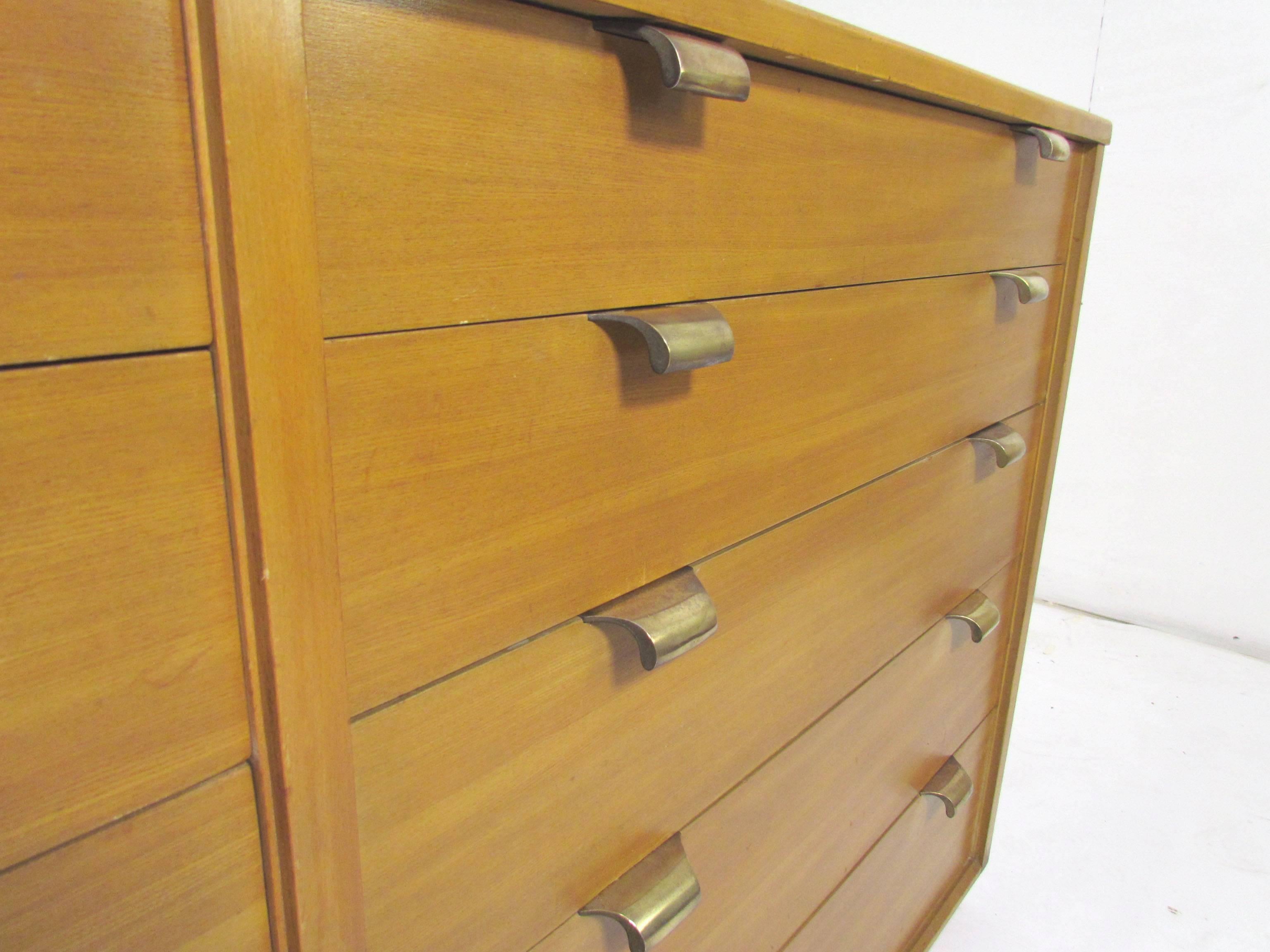 Mid-20th Century Dresser in Glazed Elm by Edward Wormley for Drexel Precedent D. 1949