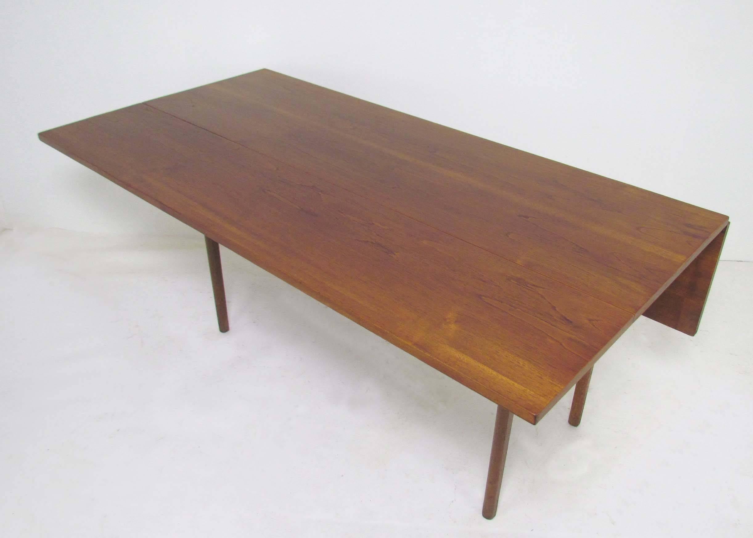 Scandinavian Modern Danish Teak Drop-Leaf Harvest Dining Table, circa 1950s