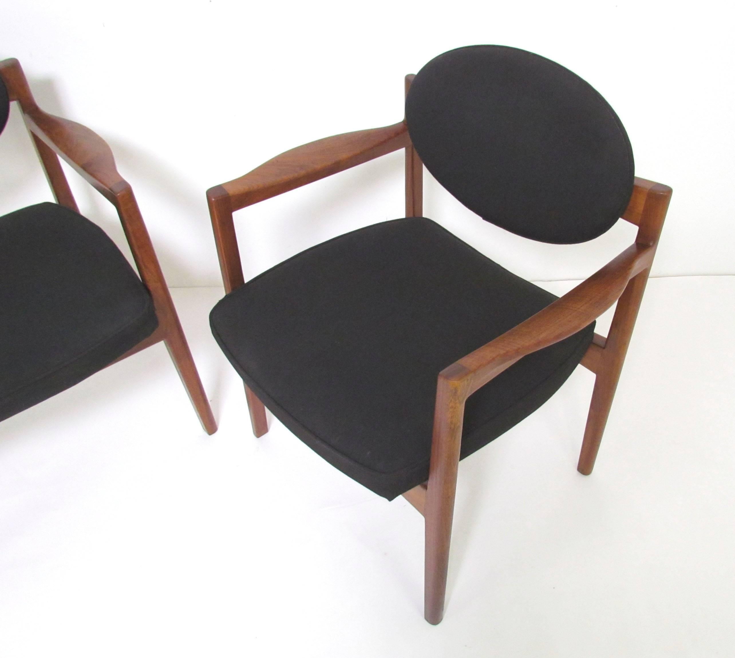 American Pair of Mid-Century Modern Armchairs by Jens Risom