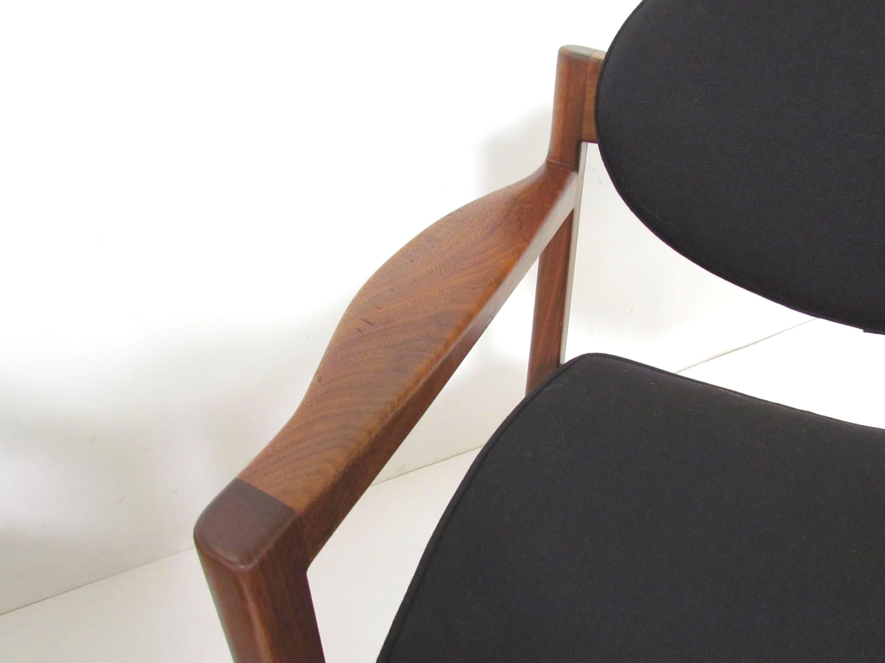 Pair of Mid-Century Modern Armchairs by Jens Risom 2