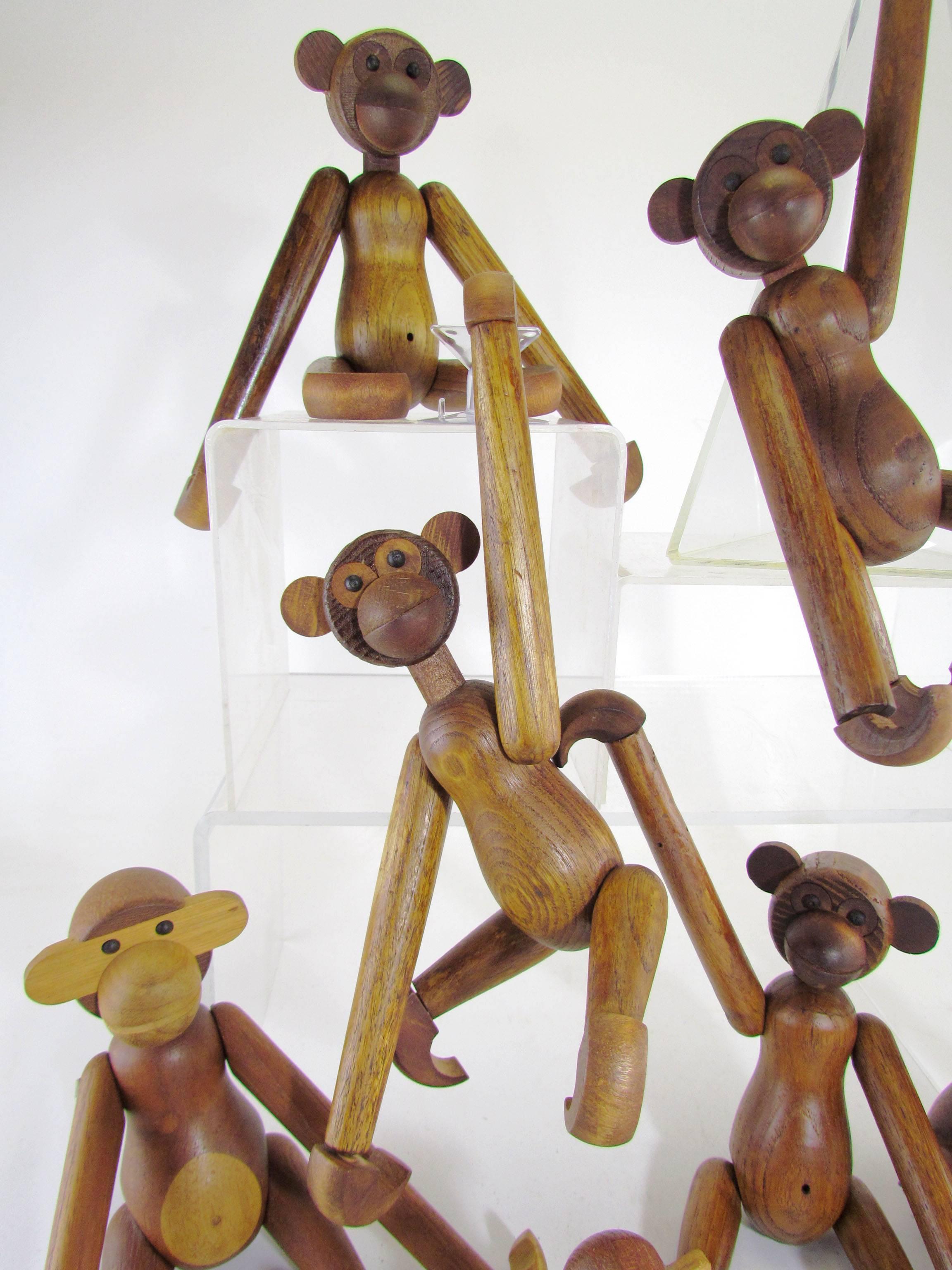 Mid-Century Modern Grouping of Teak Monkey Toys In Good Condition In Peabody, MA