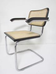 Ensemble de six chaises Cesca de Marcel Breuer:: fabriquées en Italie