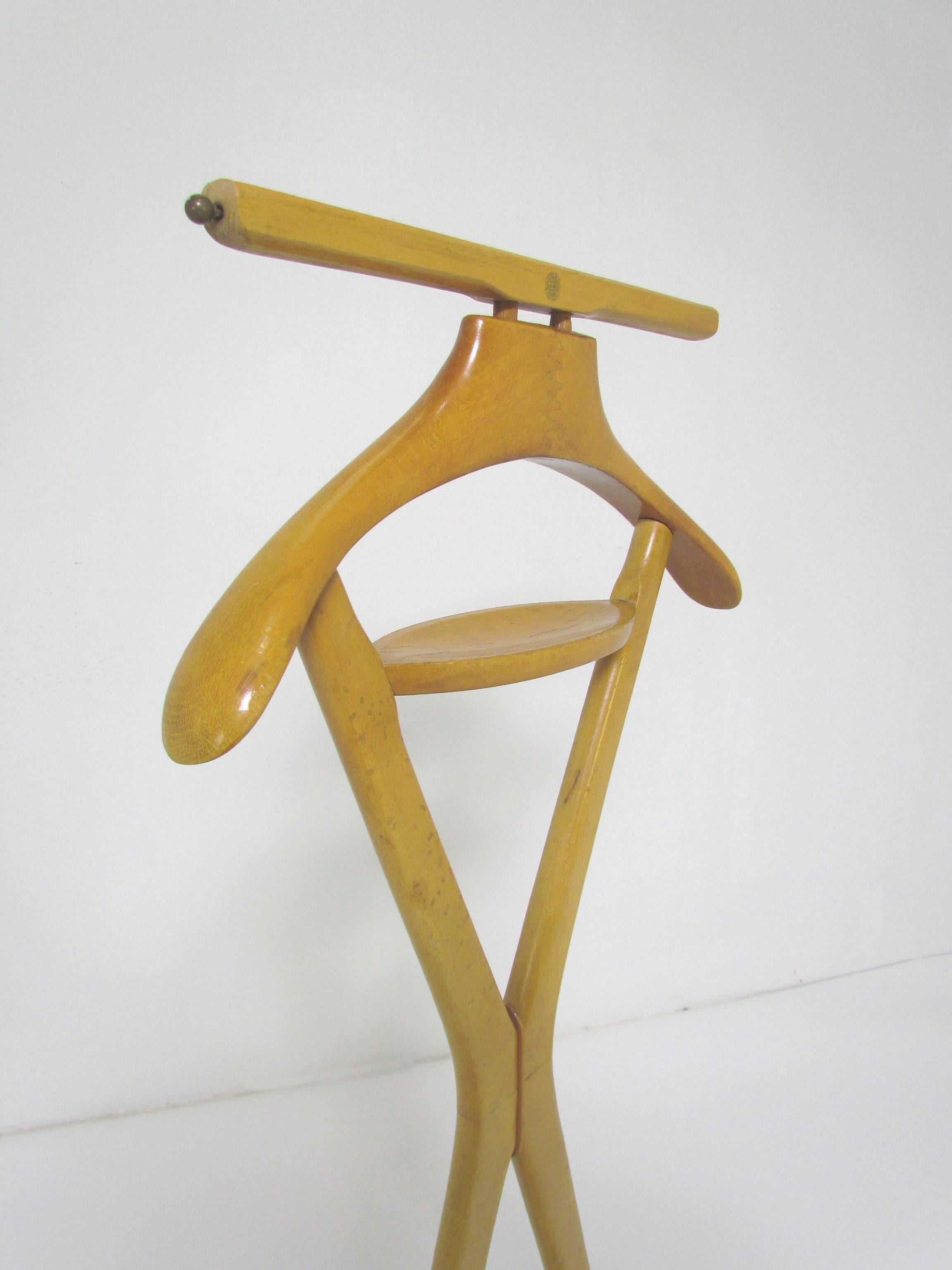 Modernist Gentleman's Valet Stand by Fratelli Reguitti, Italy In Good Condition In Peabody, MA