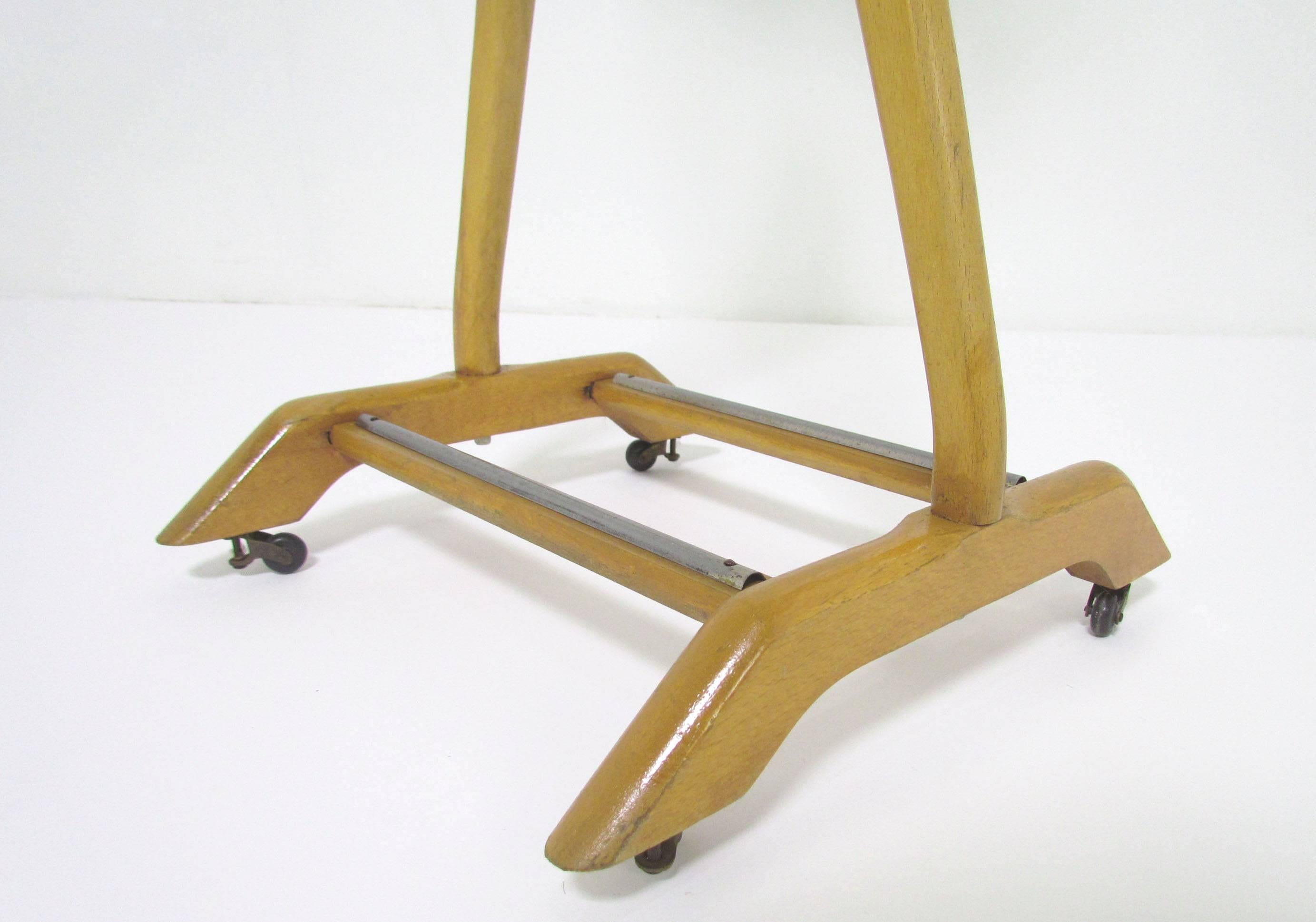 Mid-20th Century Modernist Gentleman's Valet Stand by Fratelli Reguitti, Italy