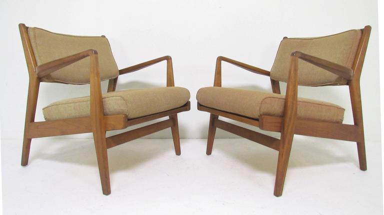 Pair of Mid-Century Lounge Chairs by Jens Risom at 1stdibs Pair of Mid-Century Lounge Chairs by Jens Risom at 1stdibs