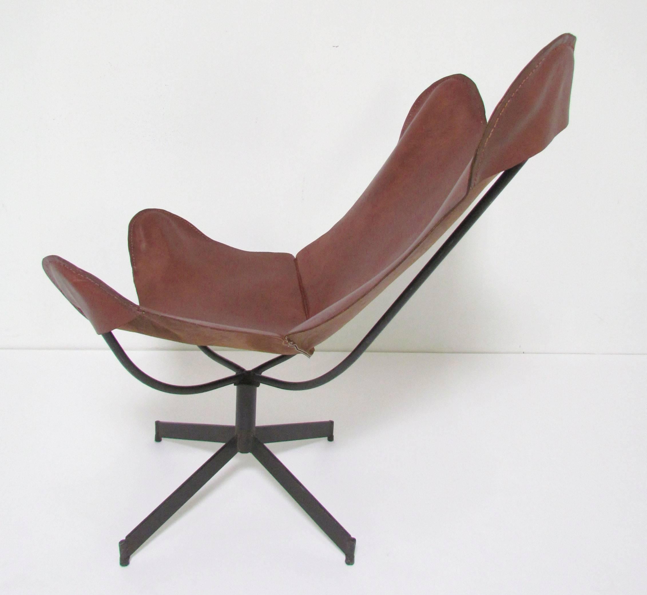 Mid-Century Modern Swivel Leather Sling Lounge Chair by Leathercrafter, New York, circa 1960s