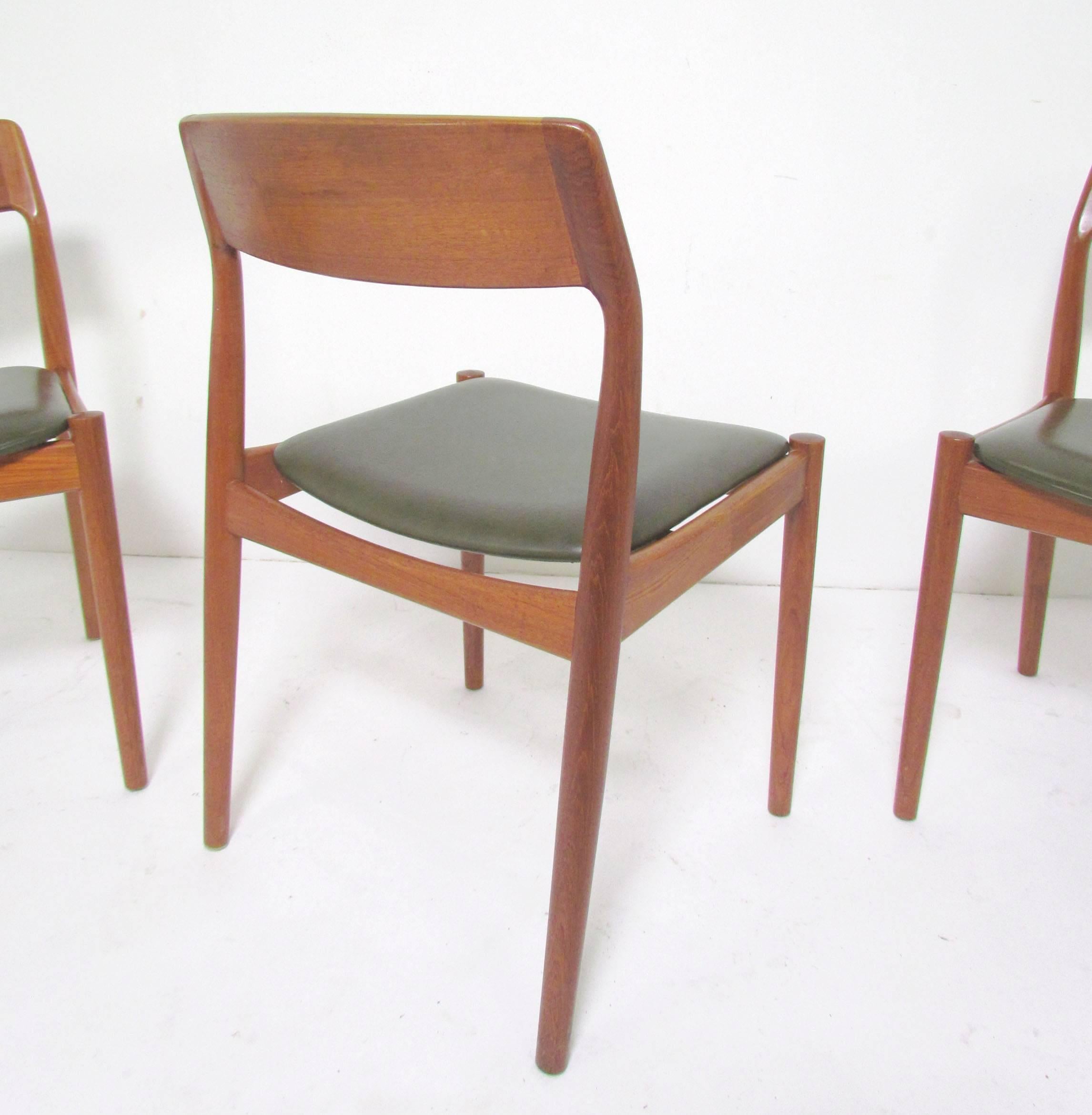 Scandinavian Modern Set of Six Danish Teak Dining Chairs with Carved Backs by Scantic Mobelvaerk