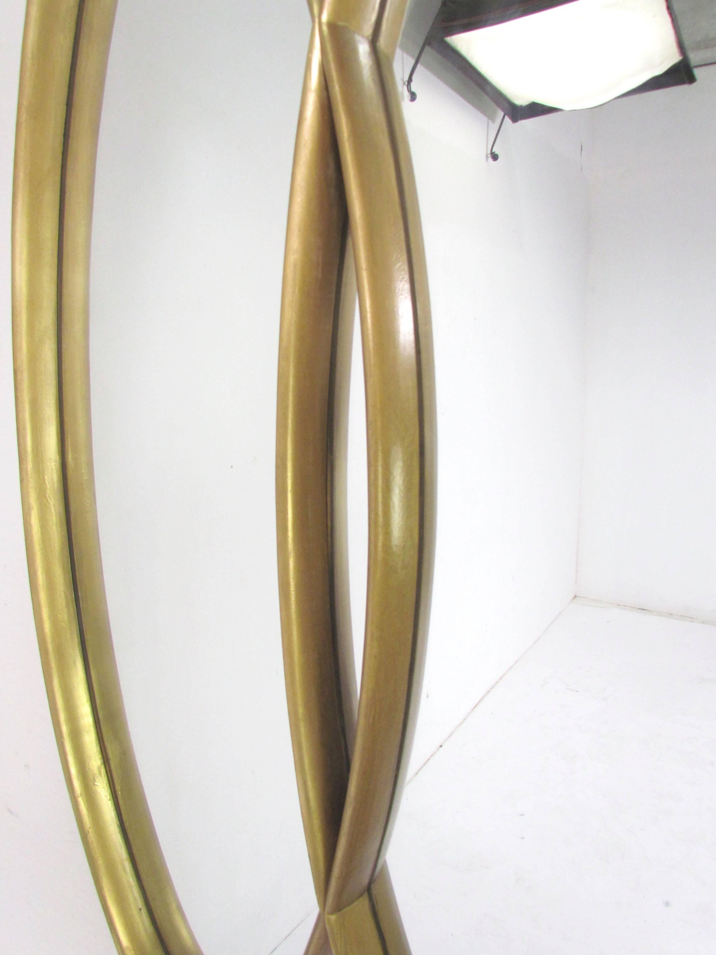 American Hollywood Regency Giltwood Wall Mirror of Dual Interlocking Ovals, circa 1950s