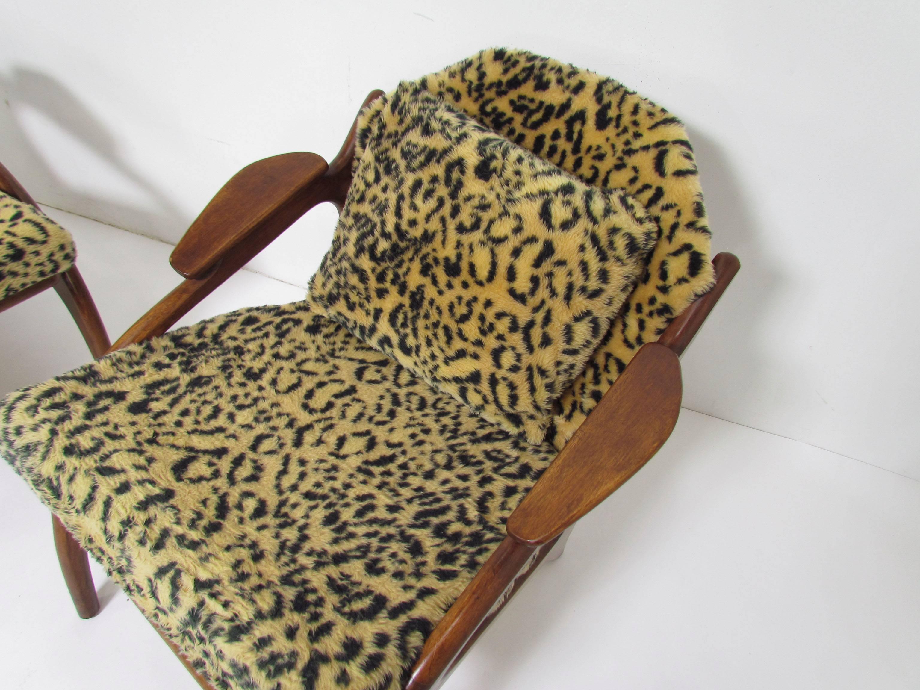 Mid-20th Century Pair of Sculptural Lounge Chairs by Adrian Pearsall for Craft Associates