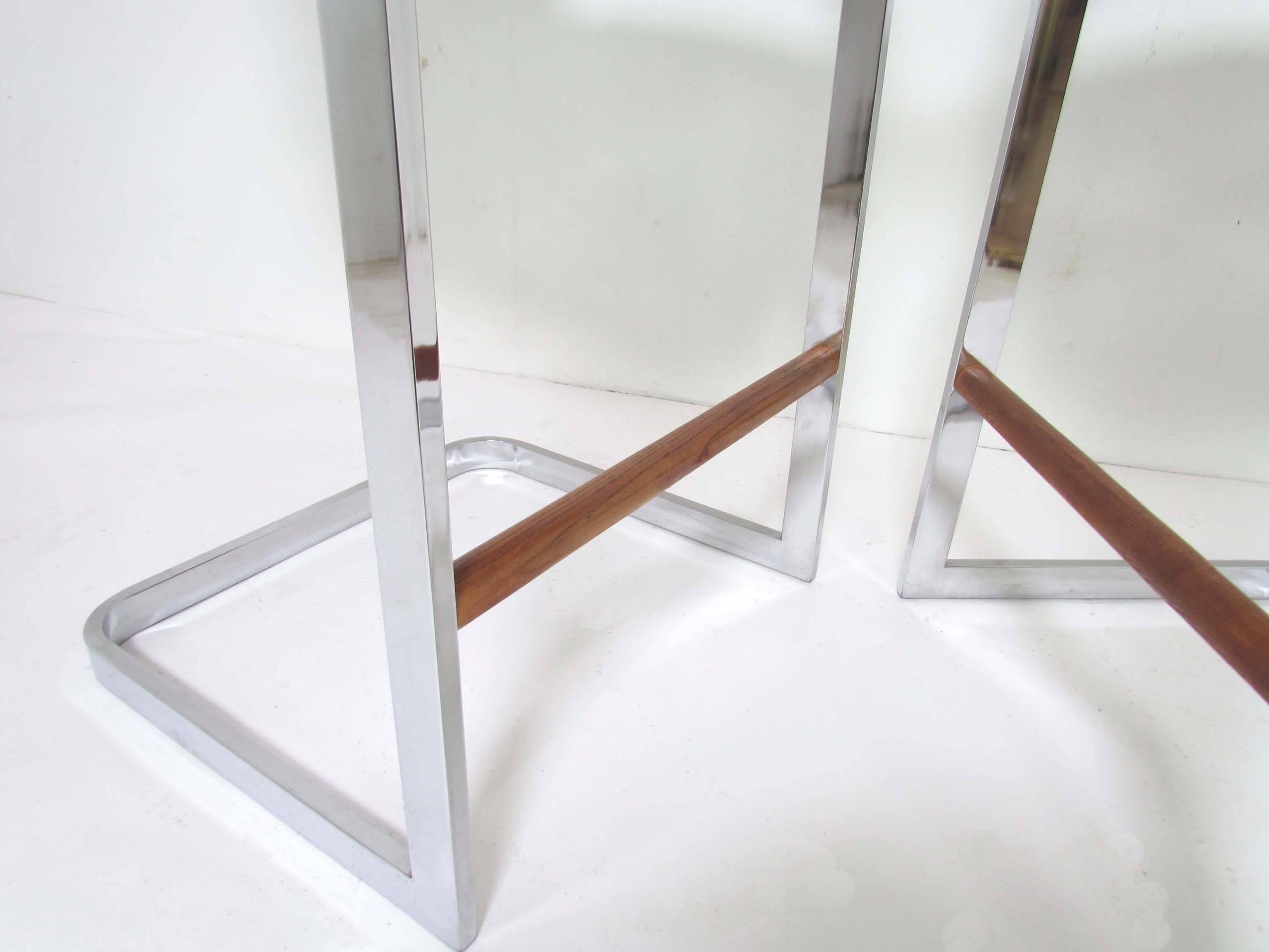 Pair of Chrome Cantilever Bar Stools by Design Institute America (DIA) In Good Condition In Peabody, MA