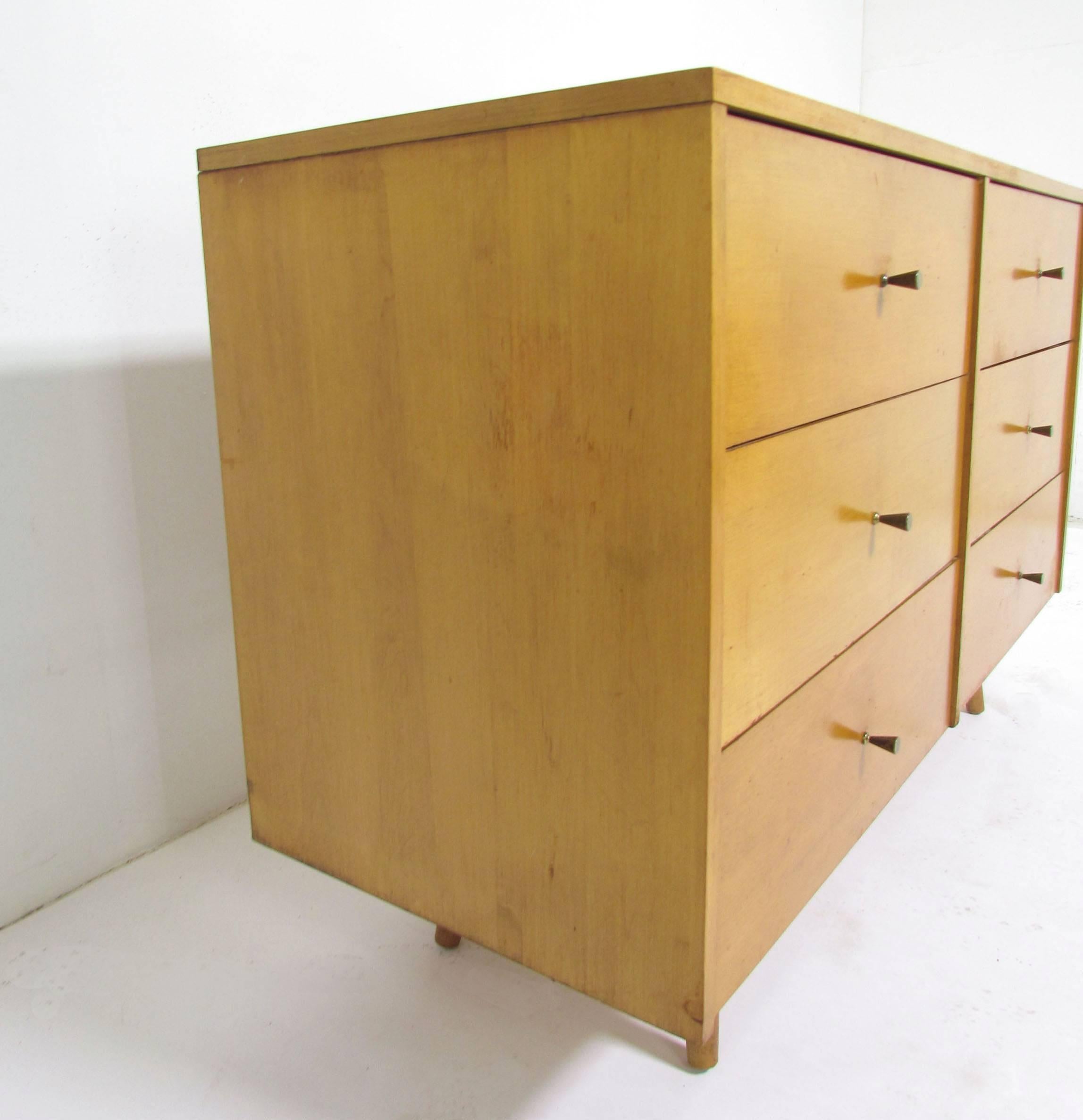 Mid-20th Century Paul McCobb Planner Group Six-Drawer Dresser, circa 1950s