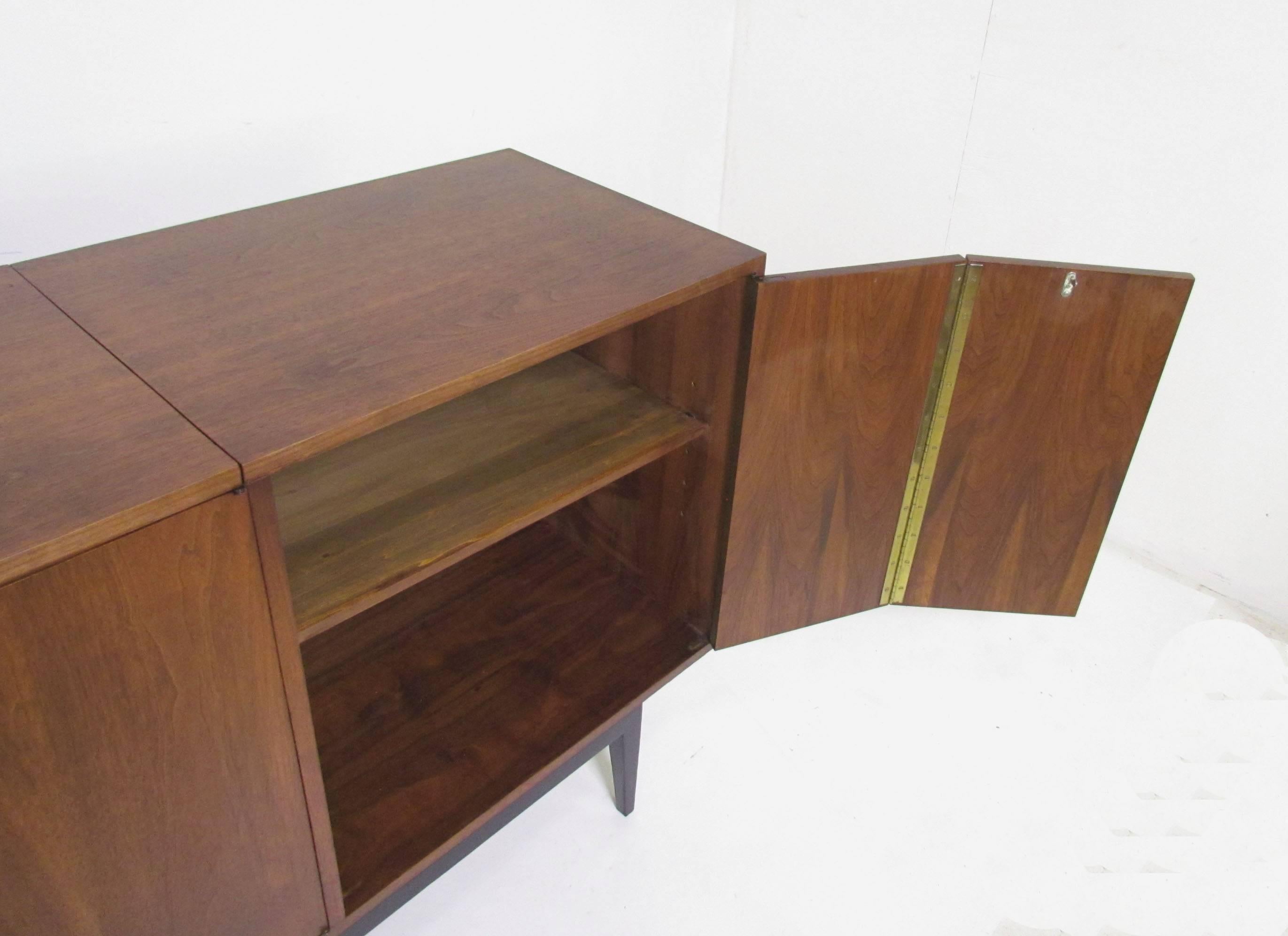 Mid-20th Century Mid-Century Modern Credenza in Manner of Paul McCobb