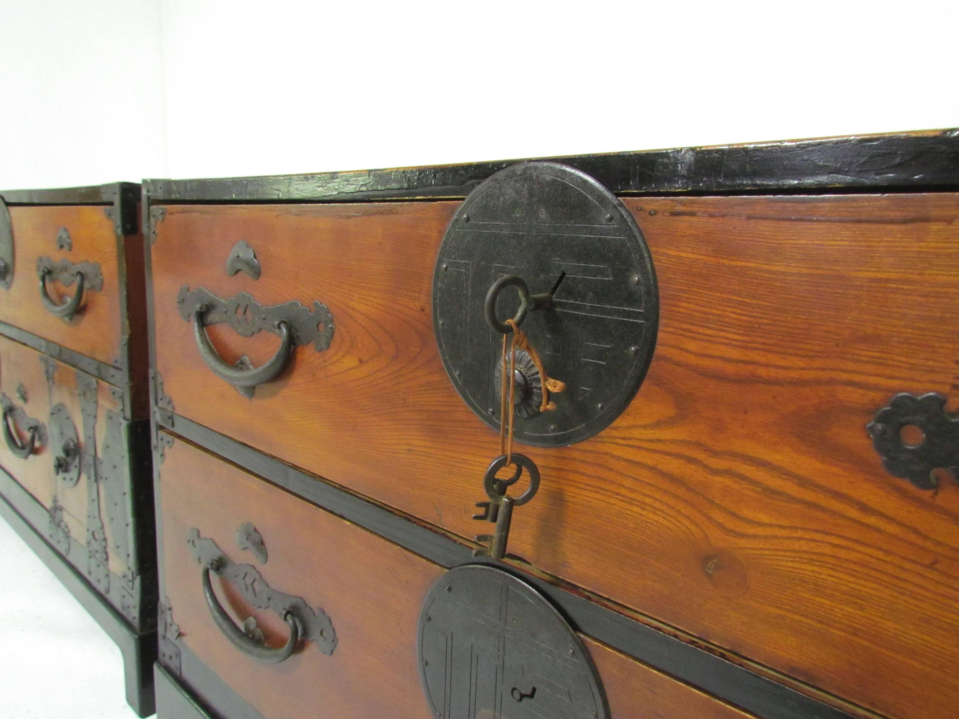 Pair of Antique Meiji Period Japanese Tansu Low Chests 1