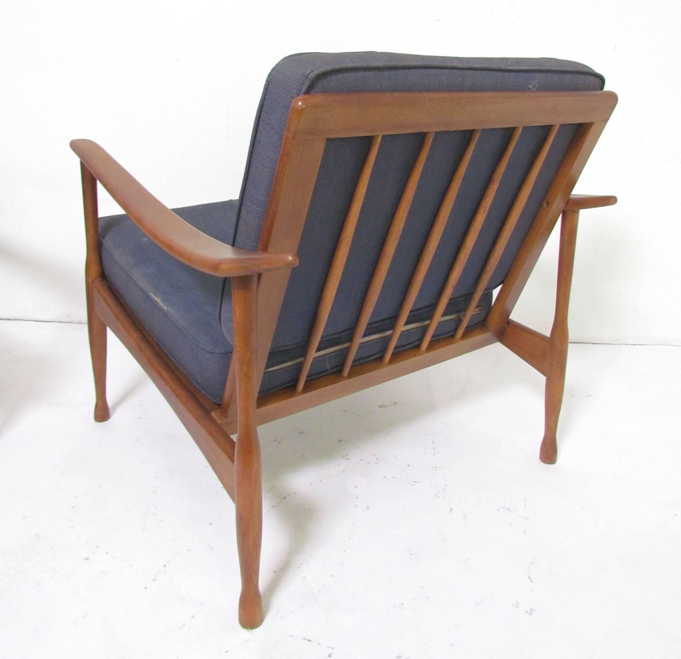 Mid-Century Modern Pair of Mid-Century Italian Lounge Chairs, circa 1960s