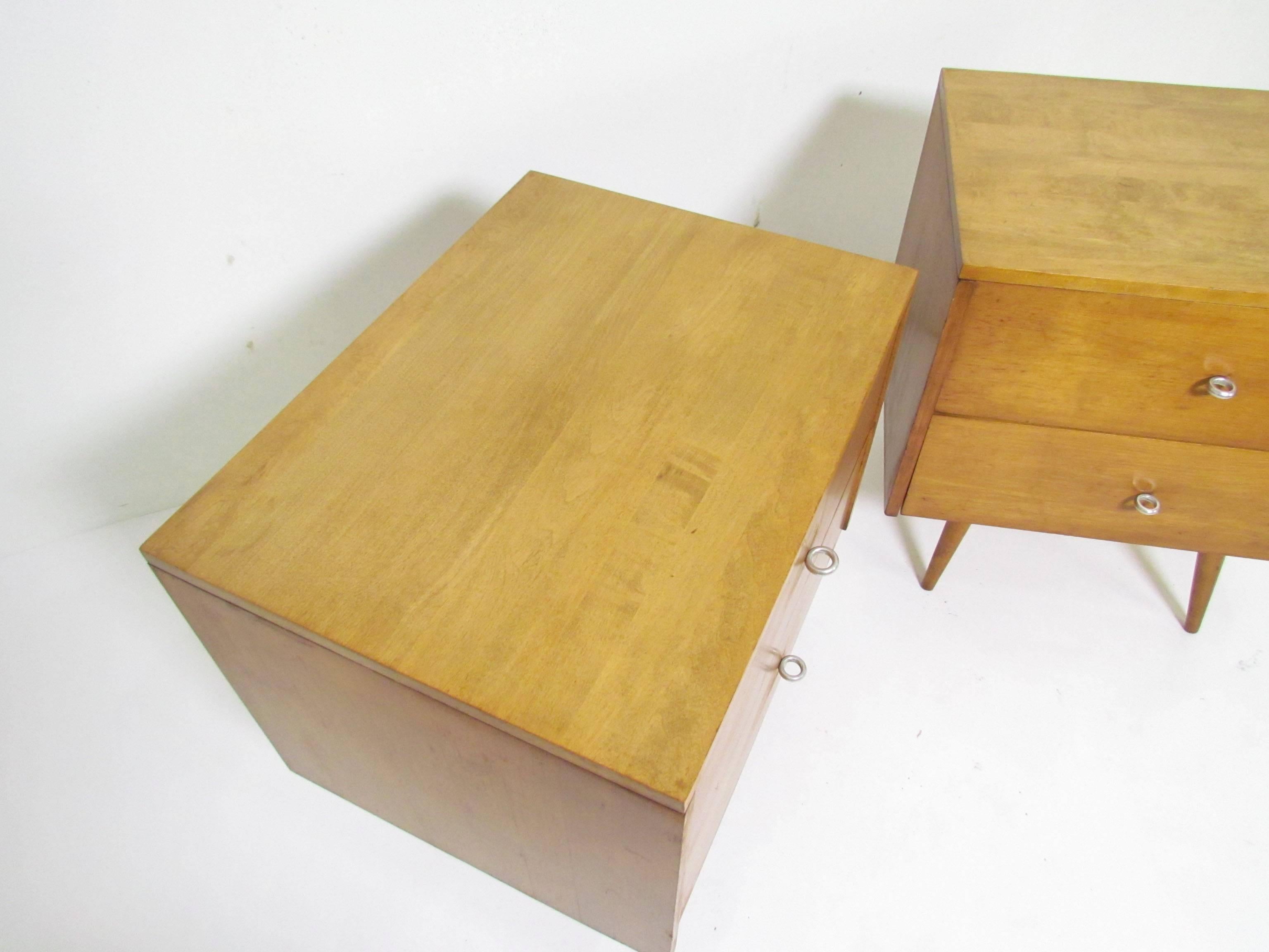 Mid-20th Century Pair of Paul McCobb Planner Group Nightstands or Two-Drawer Cabinets, circa 1950
